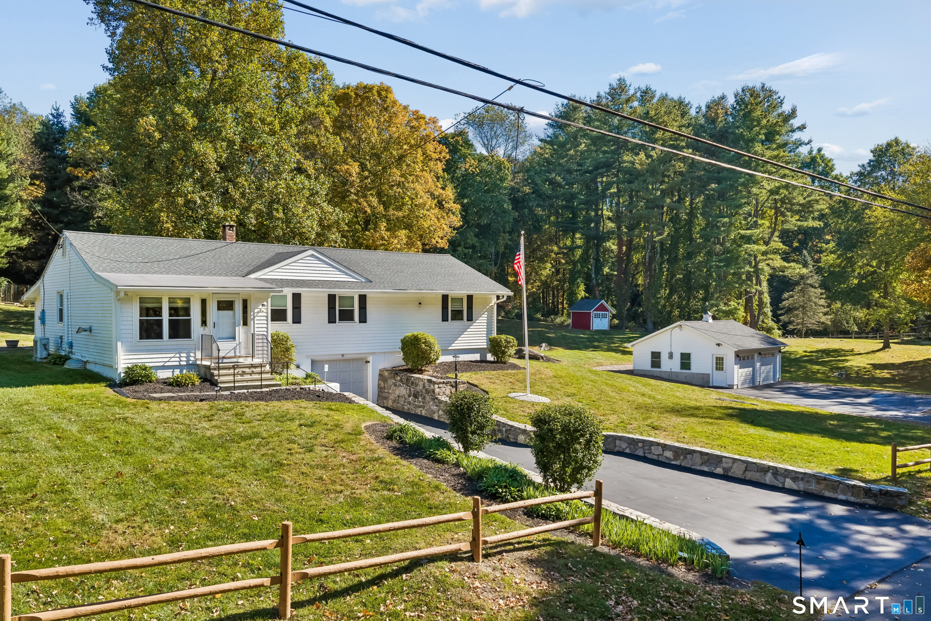 15 Flat Swamp Road — photo