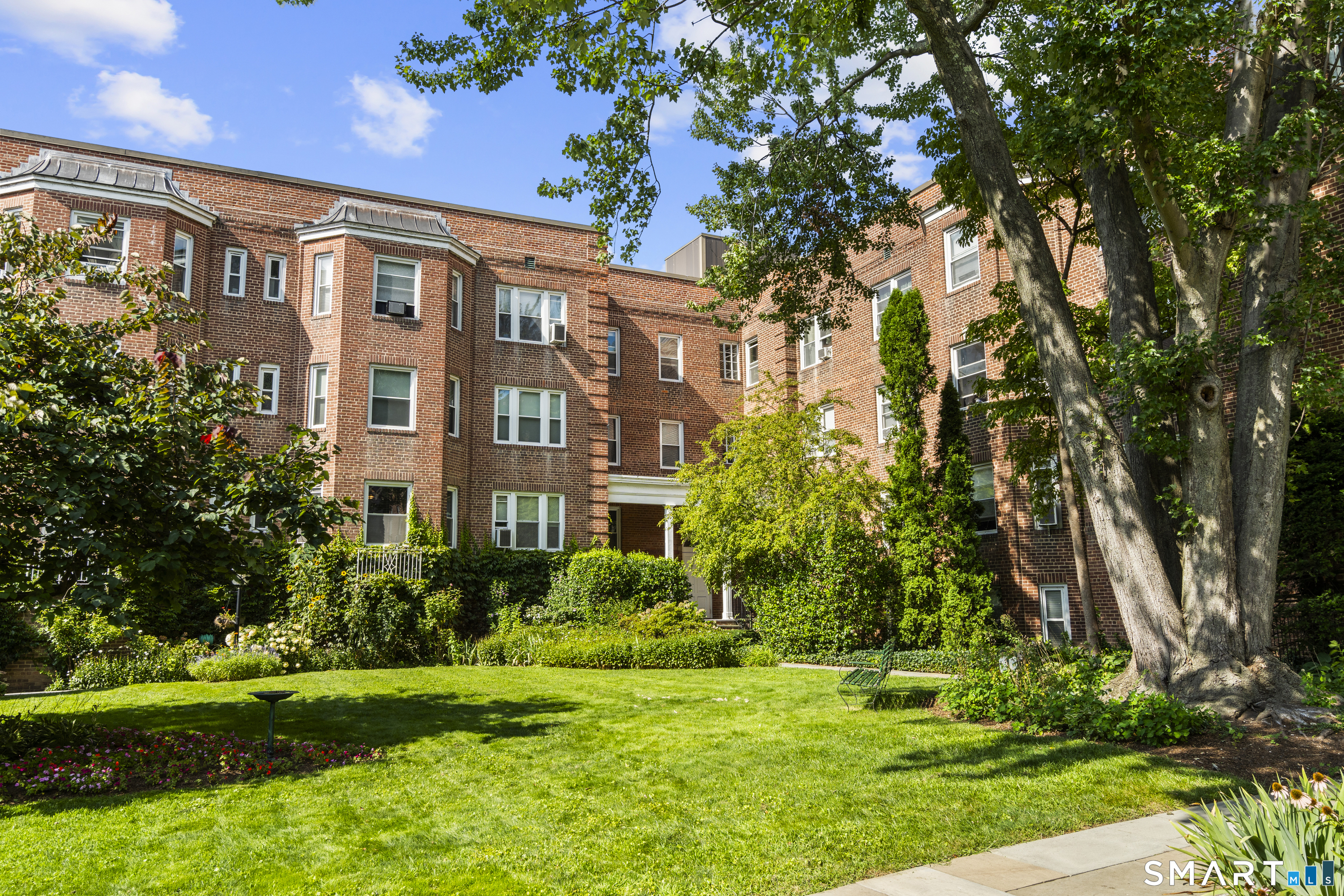 70 Strawberry Hill Avenue Unit 2-2B — photo