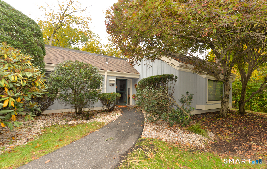 1004 Heritage Village Unit B — photo