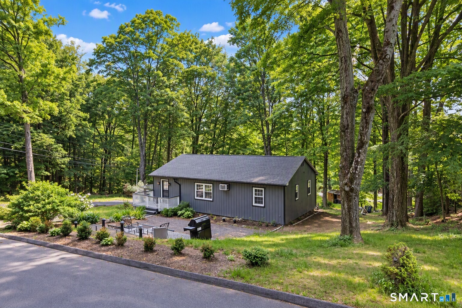 10 Brook Drive — photo