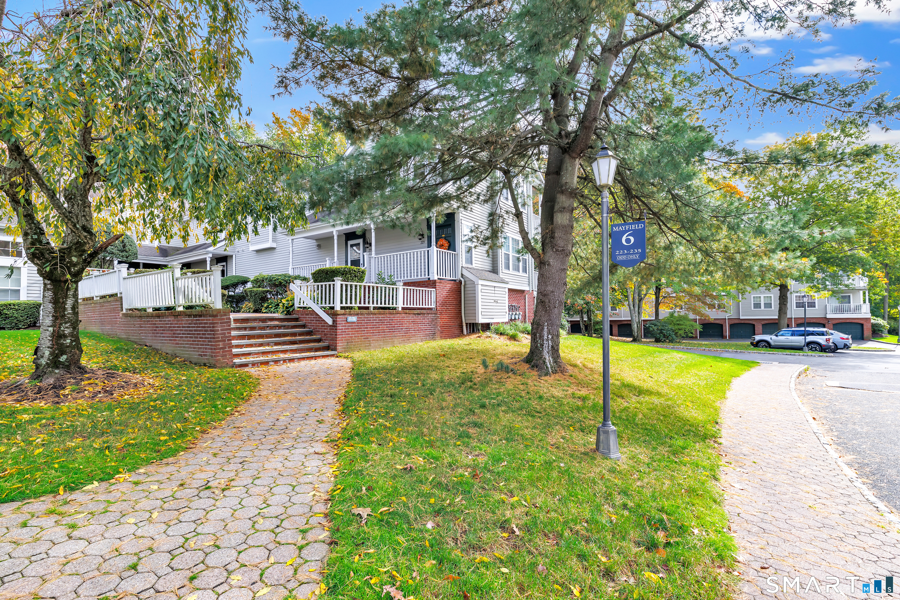 227 Mayfield Drive Unit 227 — photo