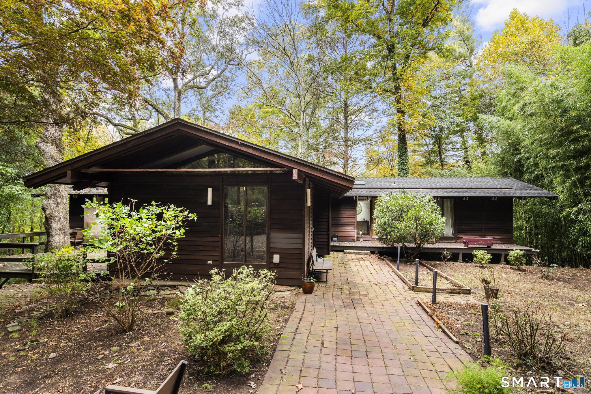 105 Spruce Bank Road, Hamden, CT 06518 | Realty.com