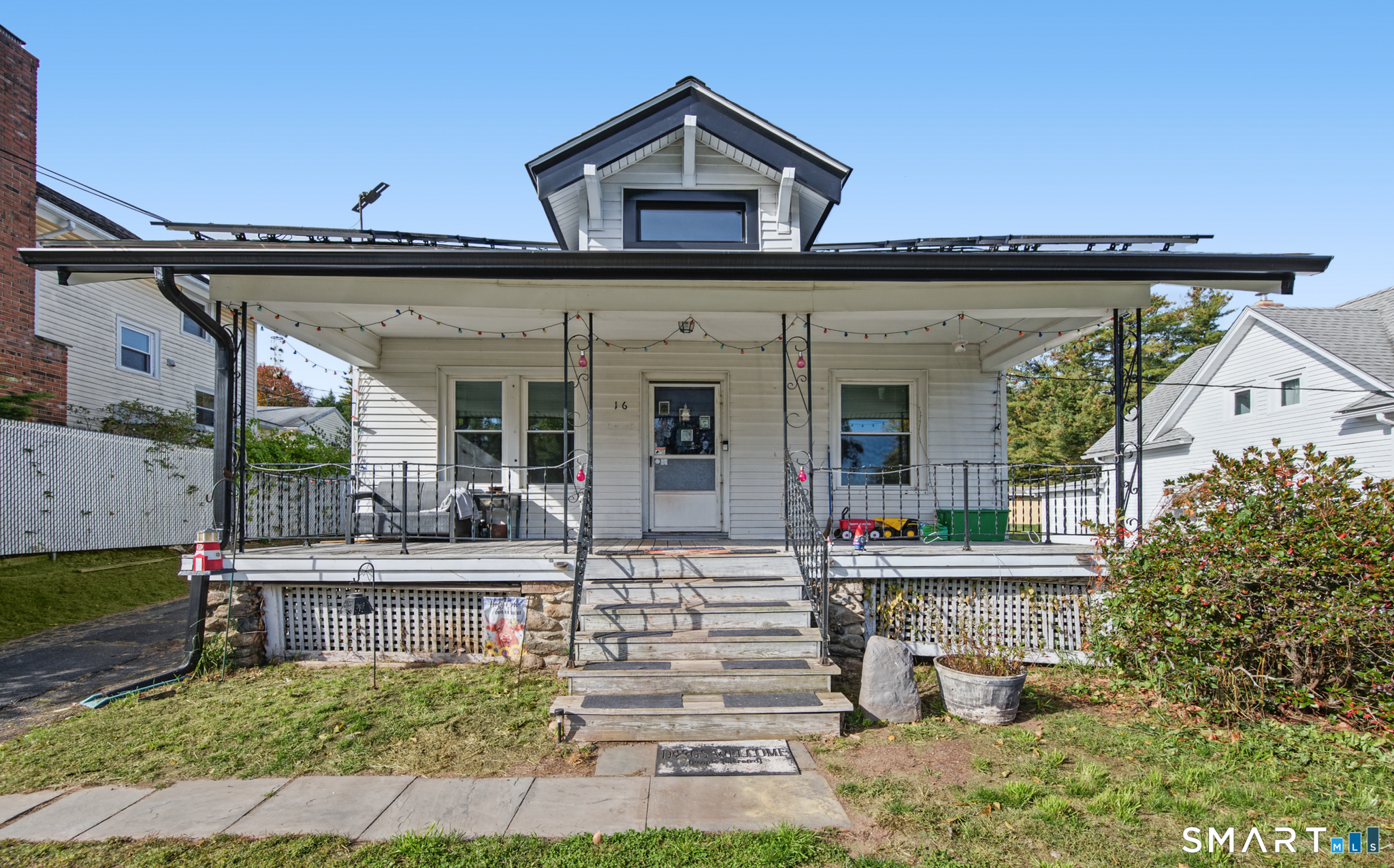 16 Oak Street — photo