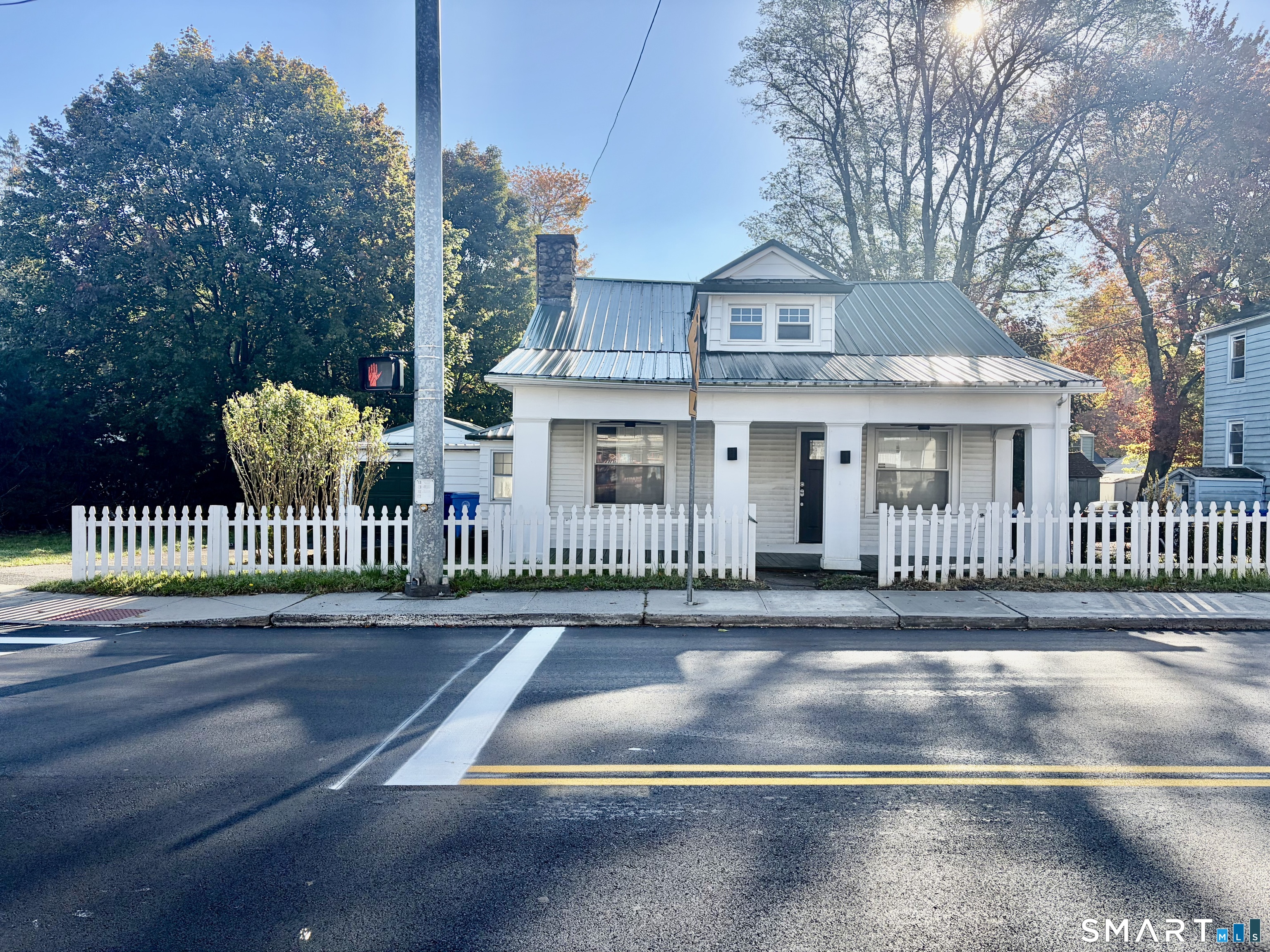702 Cooke Street — photo