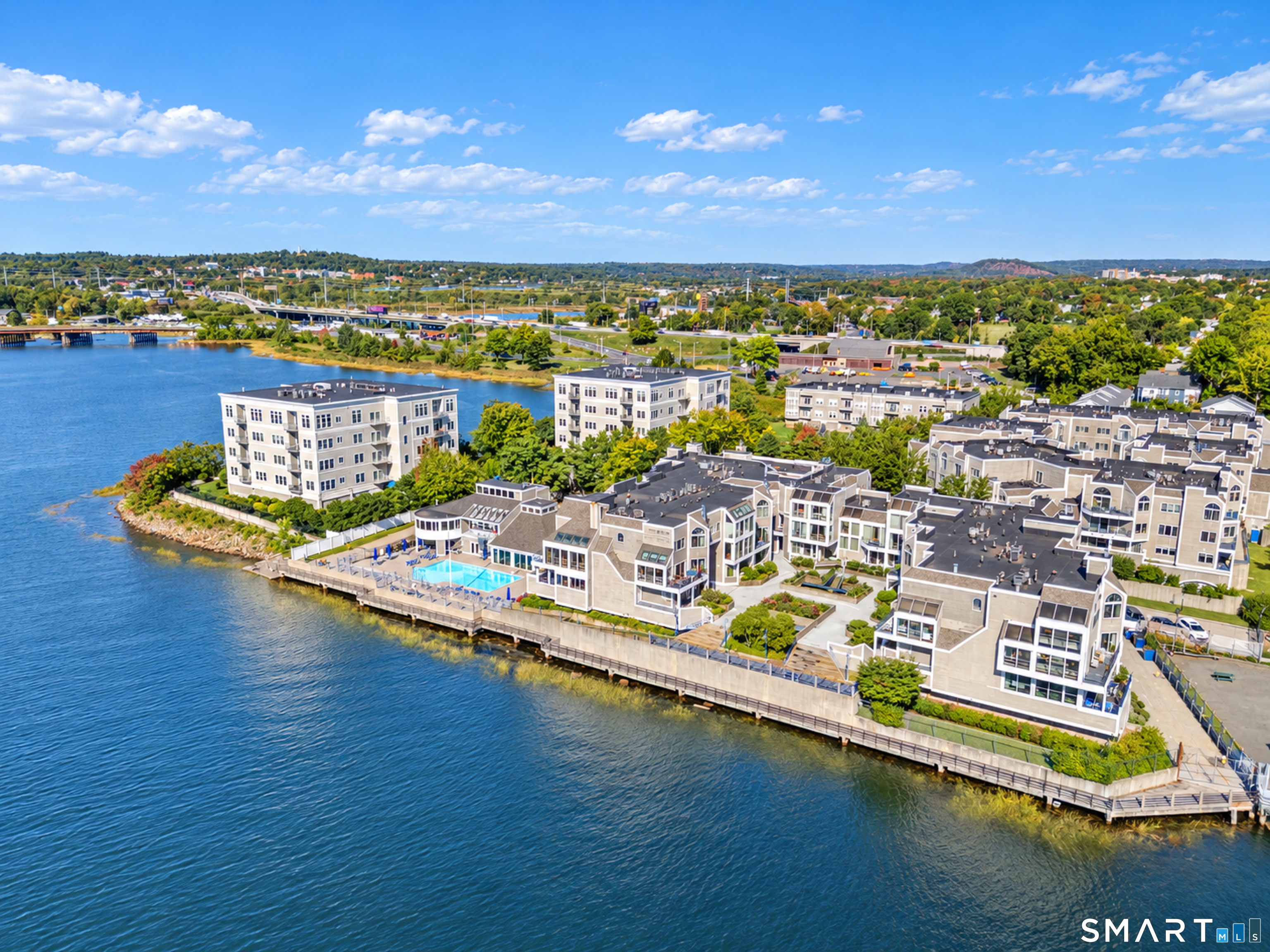 68 Harbour Close Unit 68 — photo