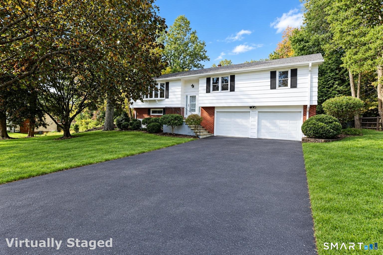 11 Rosellen Drive — photo