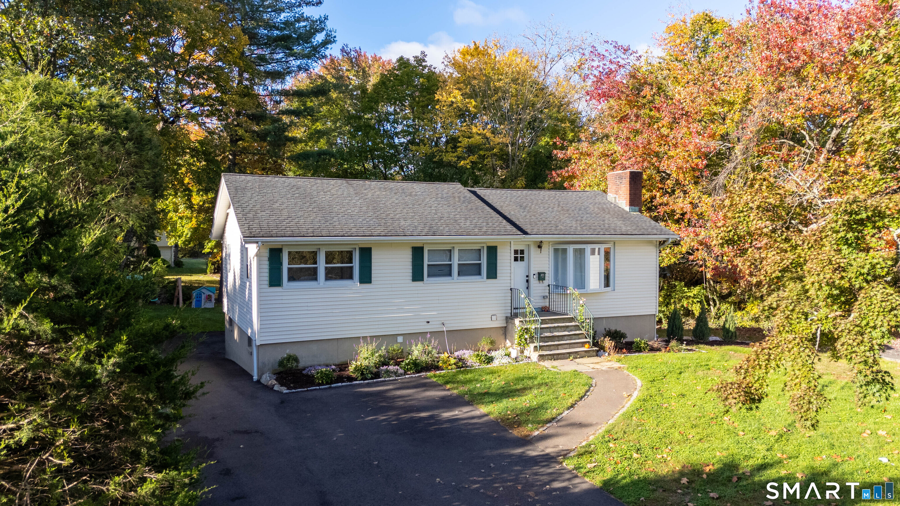 100 Fawn Drive — photo
