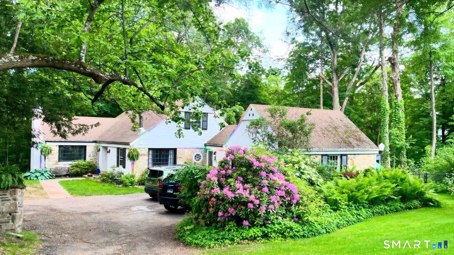 50 Cedarwood Drive — photo