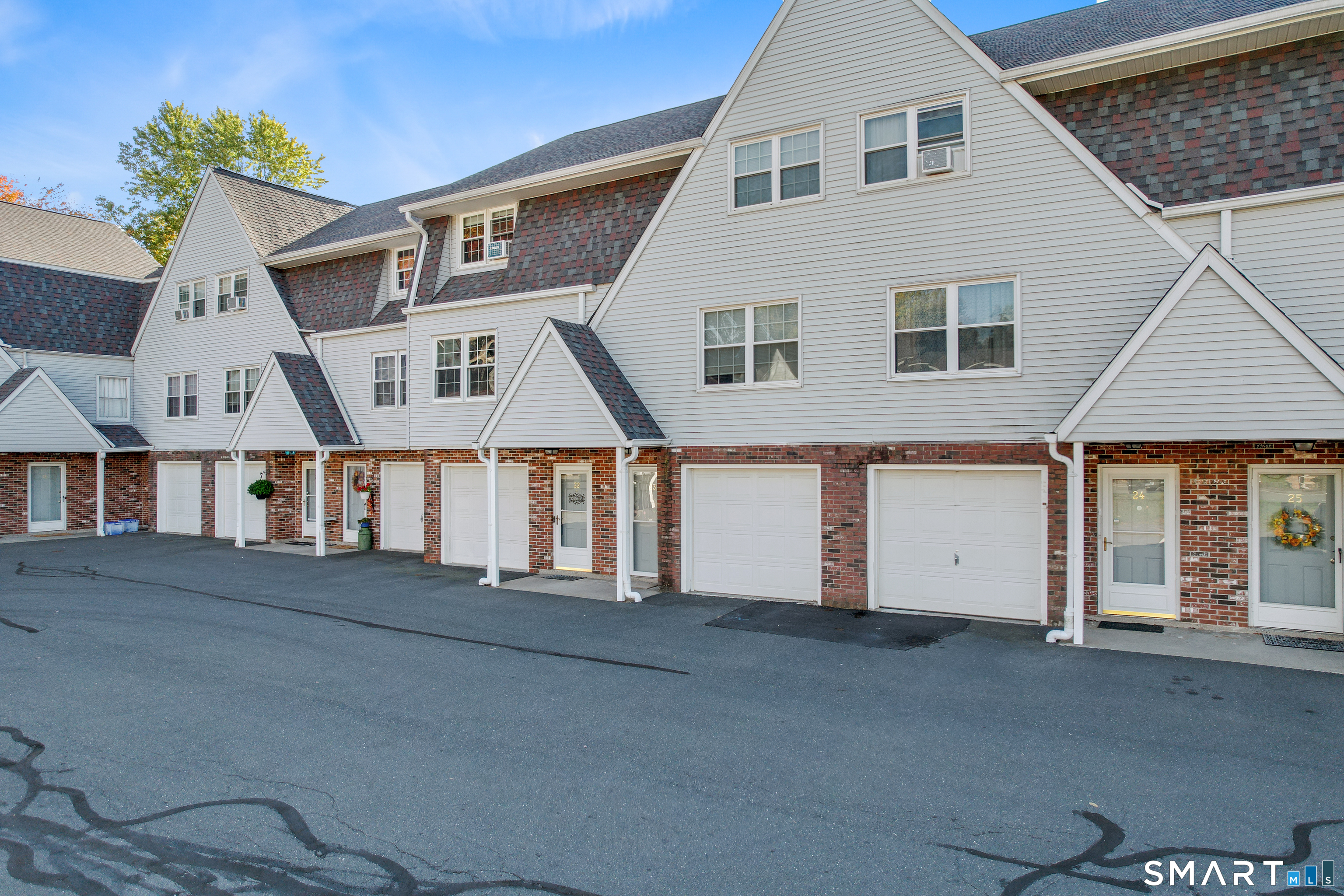 240 Burlington Avenue Unit 22 — photo