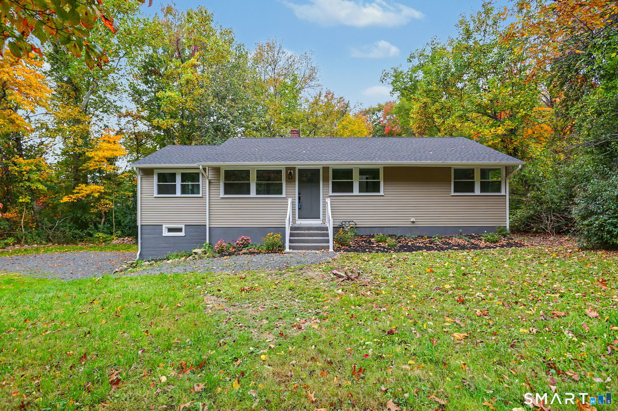 35 Columbine Drive — photo