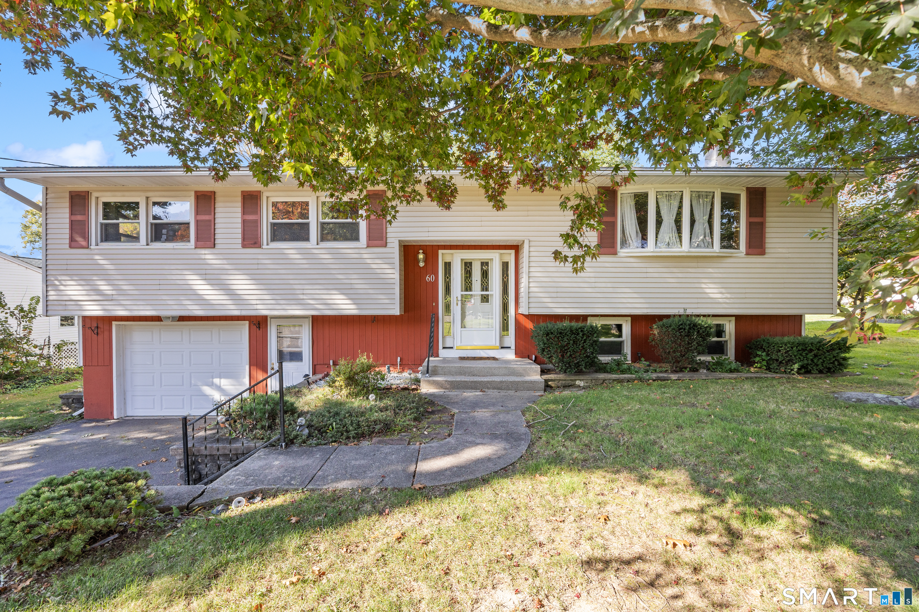 60 Linda Court — photo