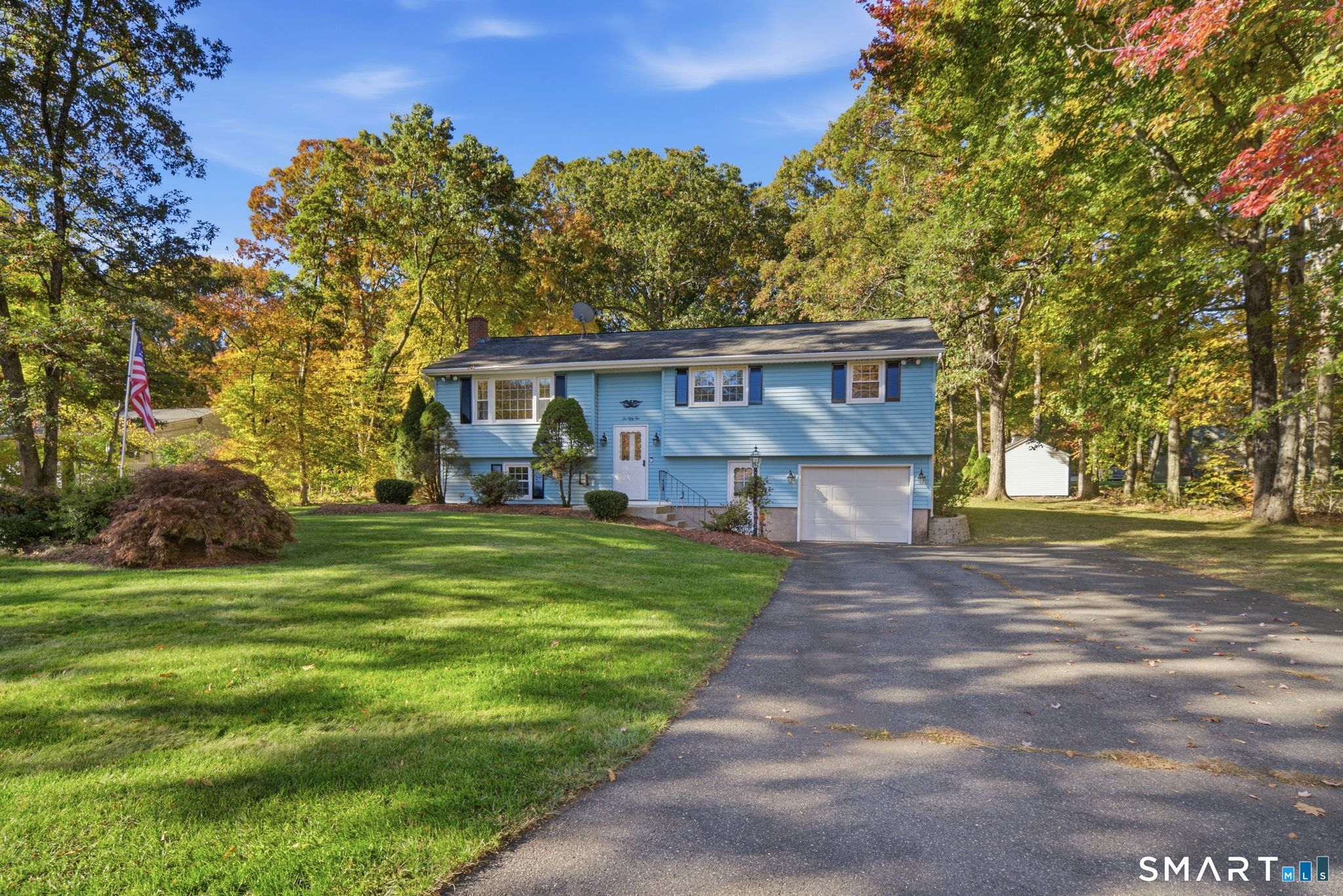 252 Twin Hills Drive — photo