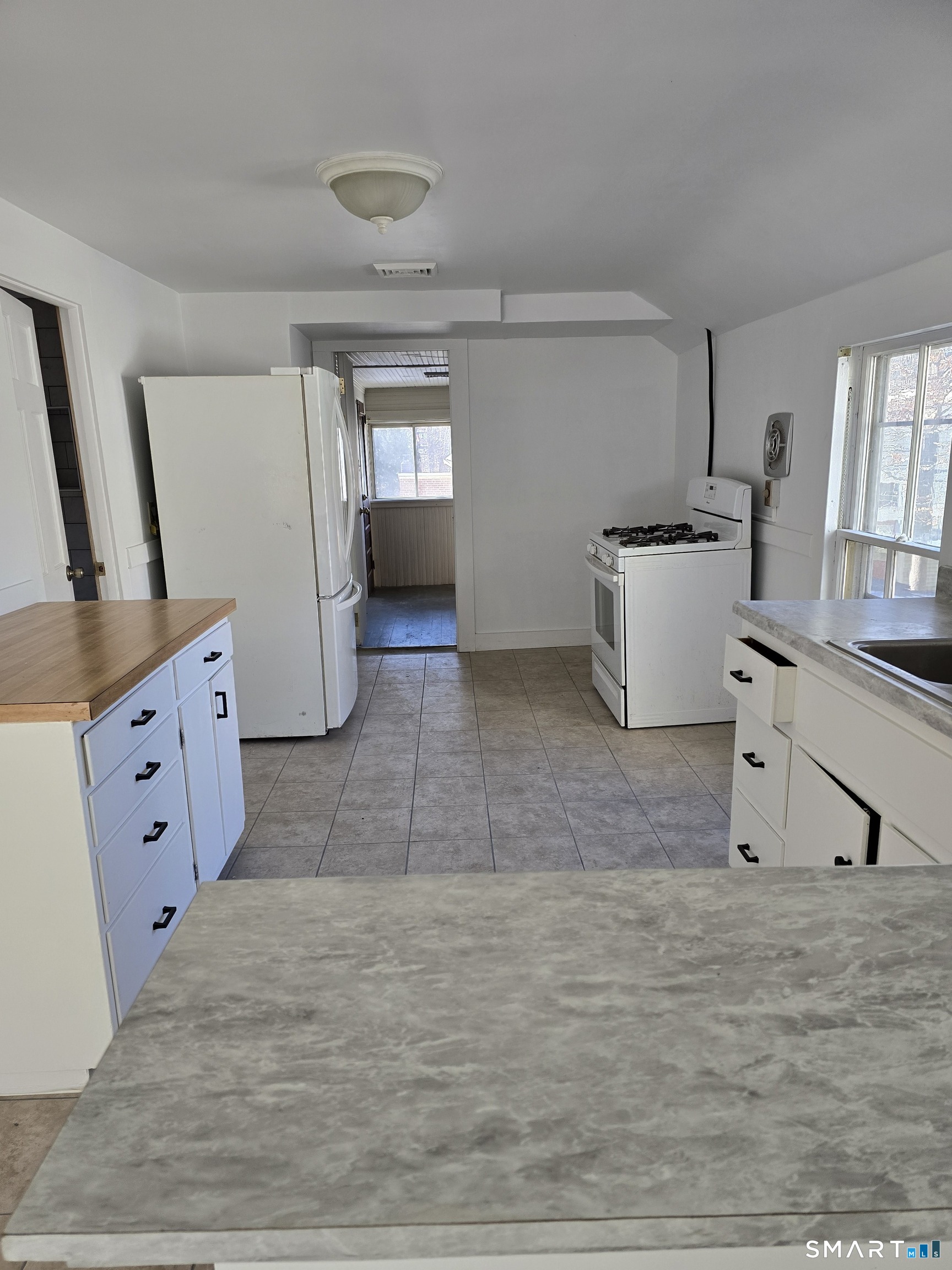 585 Prospect Street 2nd Floor — photo