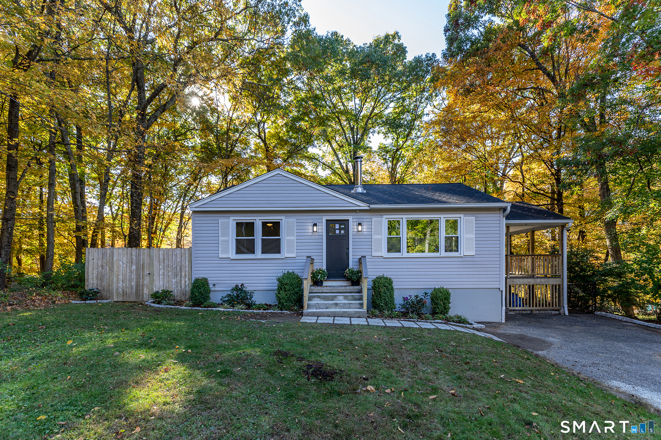 6 Blueberry Lane — photo