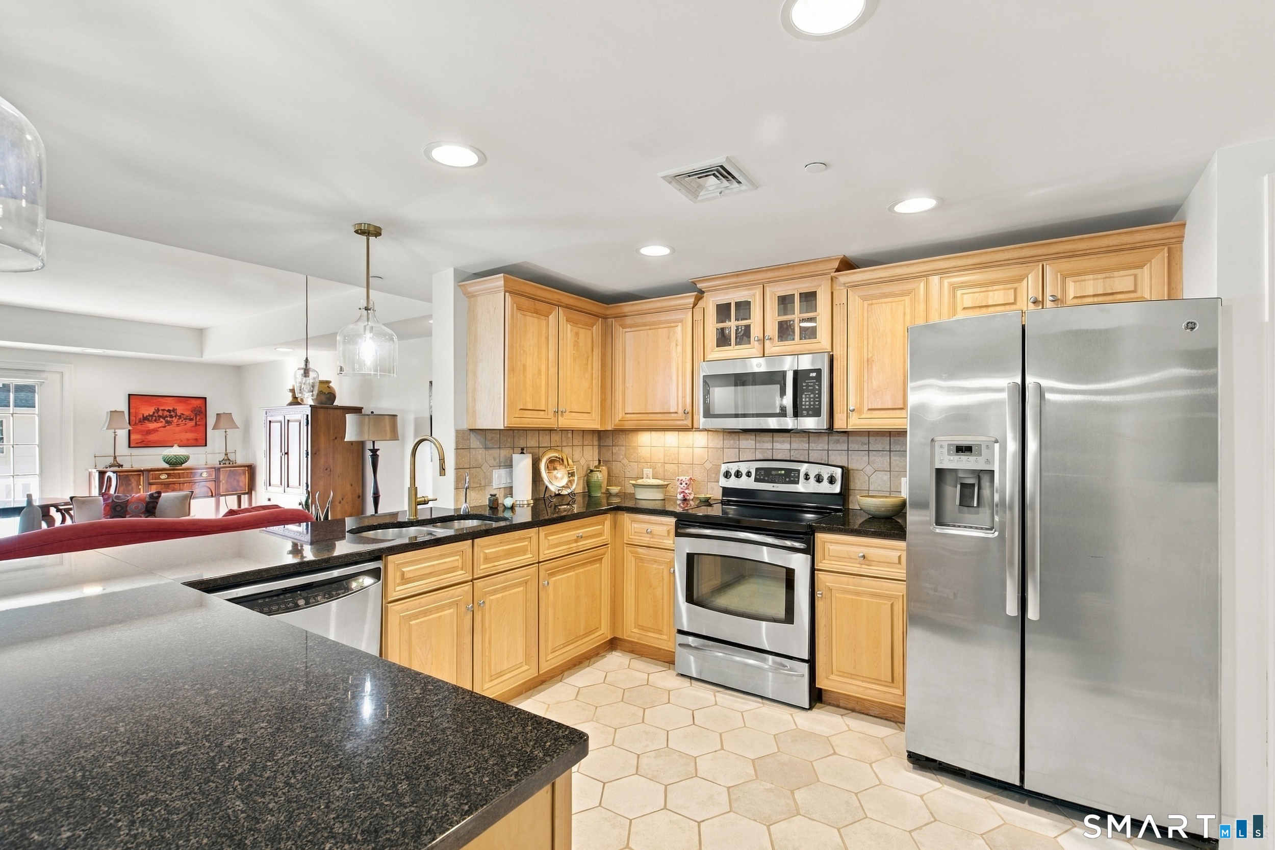 237 Fern Street Unit 310E — photo