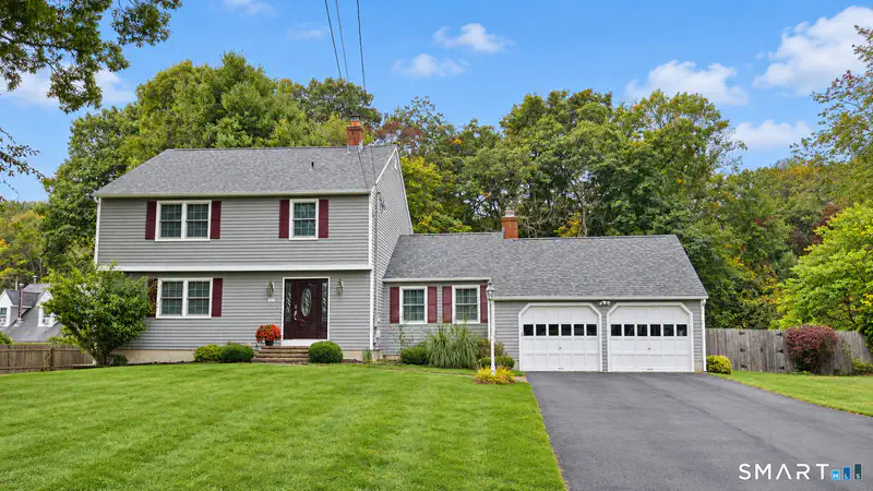22 Briarwood Drive — photo