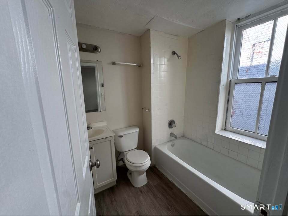 38 Main Street — photo