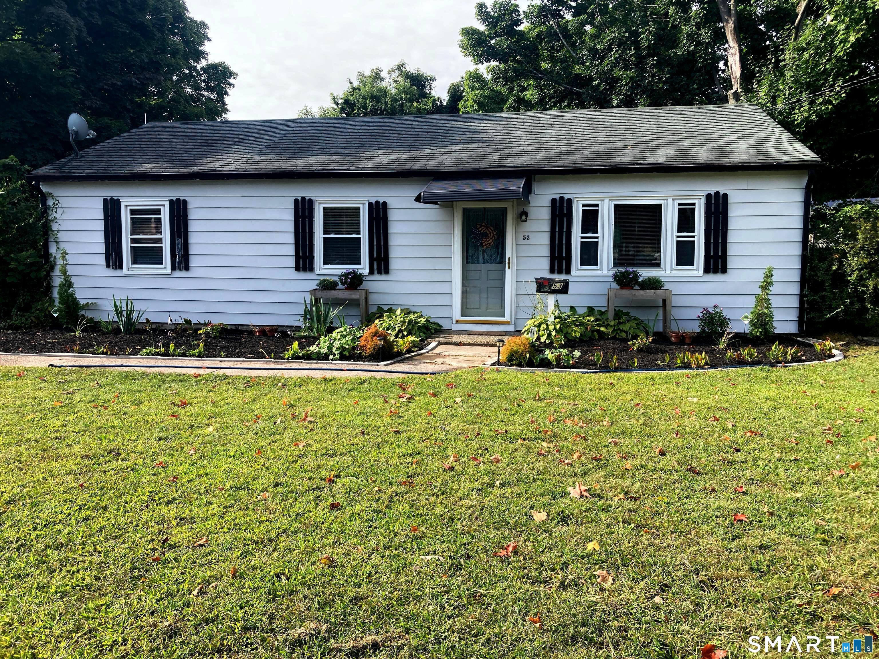 53 Laurel Road — photo
