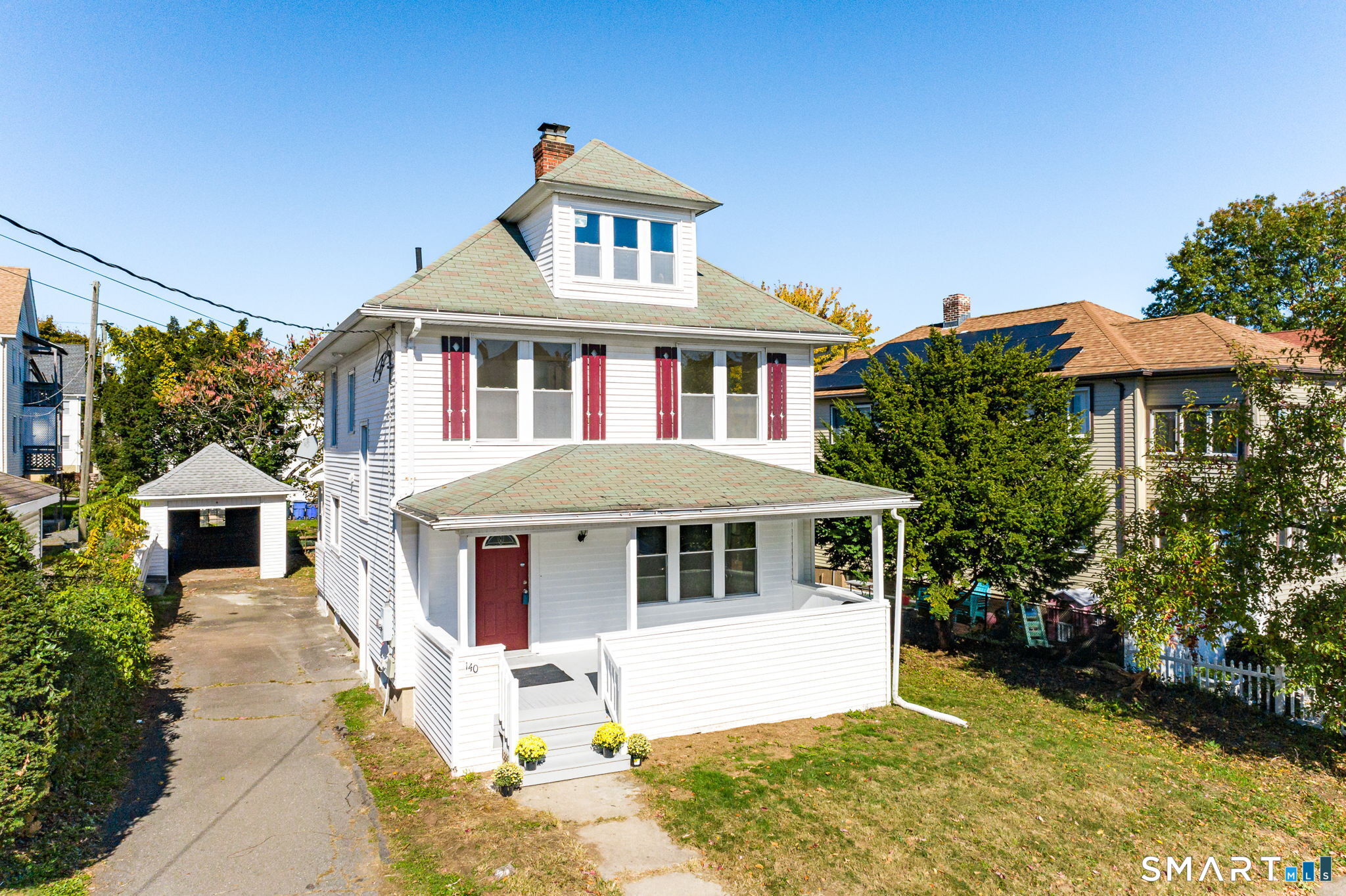 140 Richard Street — photo