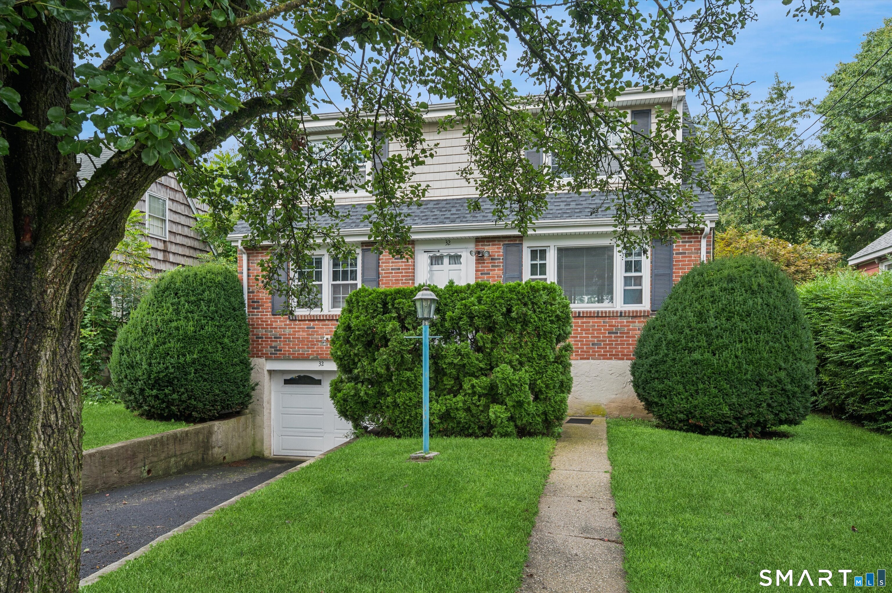 32 Hollow Wood Lane — photo