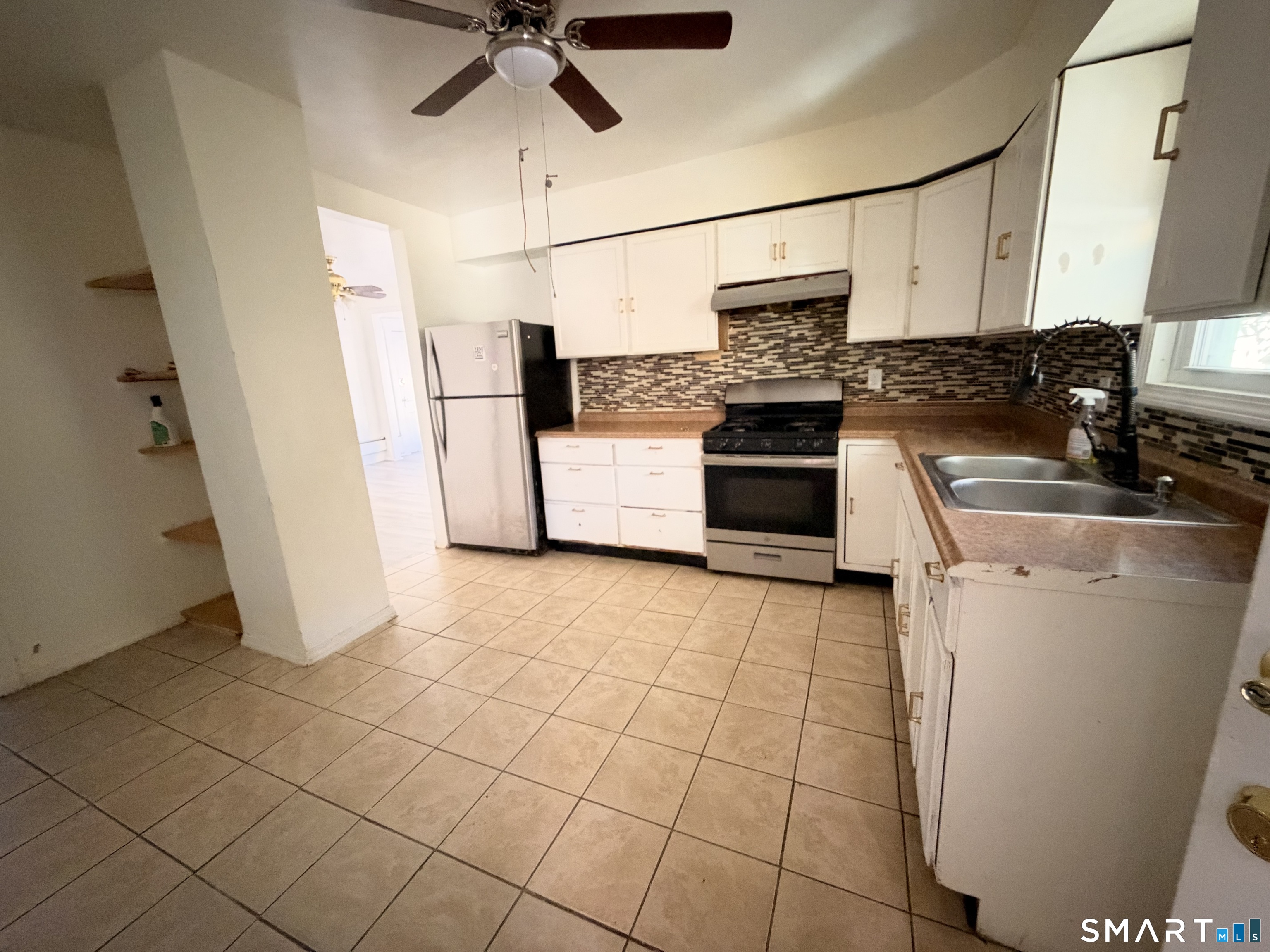 Home in New Haven, CT 06511 — photo 2