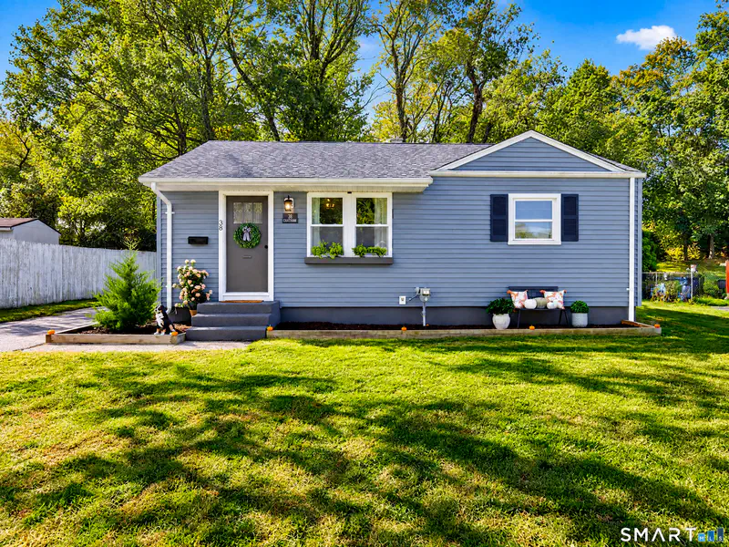38 Great Plain Road — photo