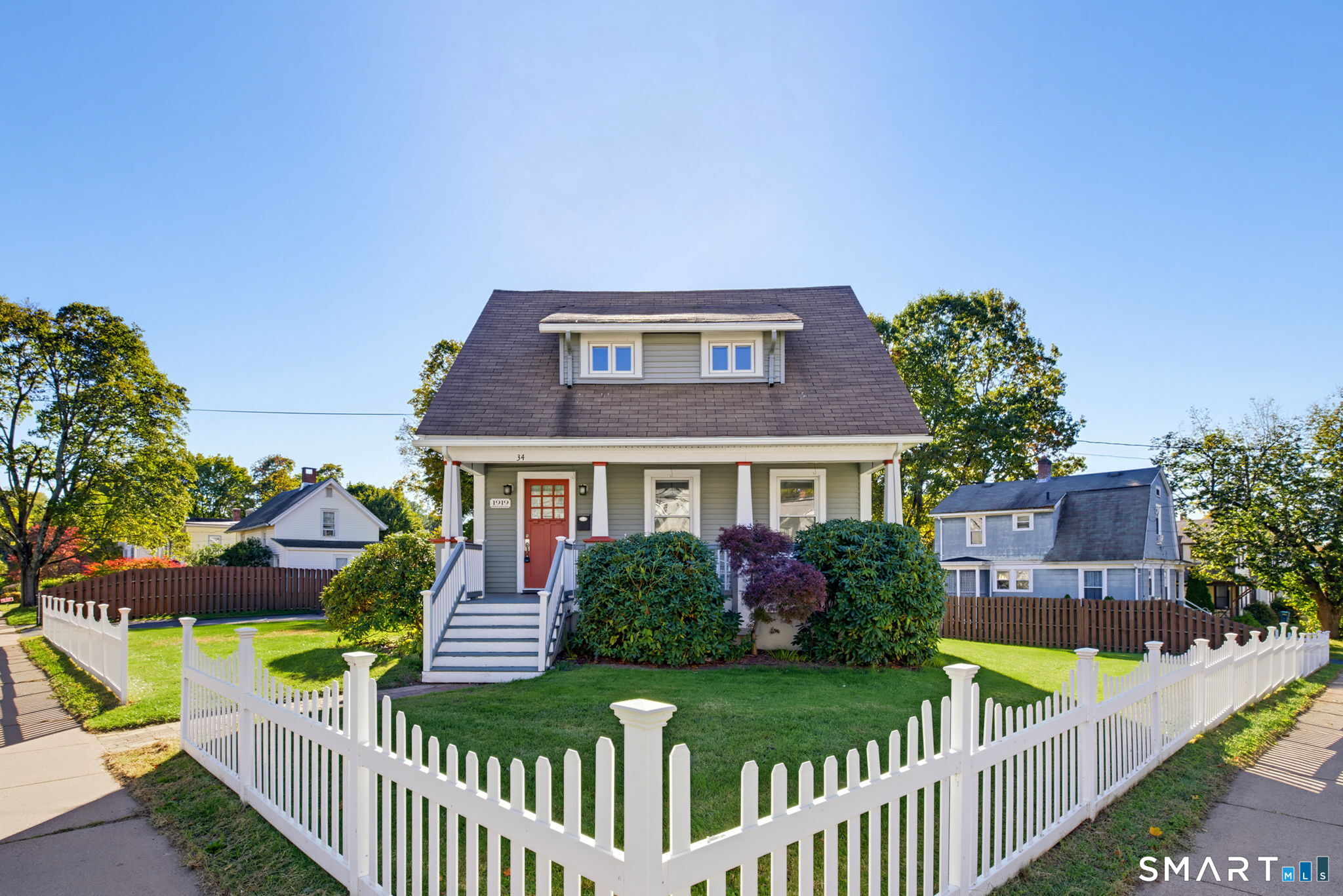 Home in Manchester, CT 06040 — photo 3