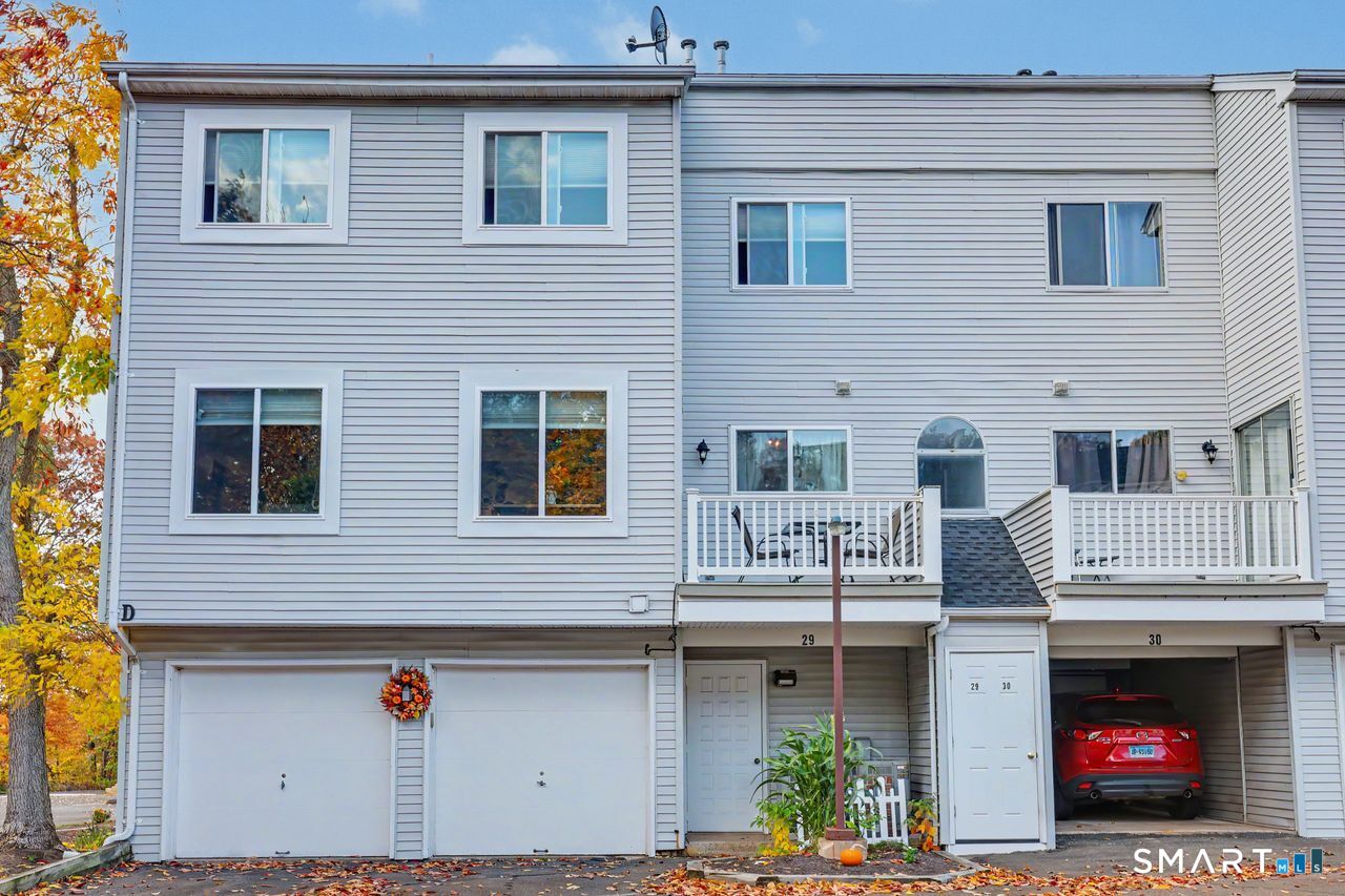 29 Staffordshire Commons Drive Unit 29 — photo