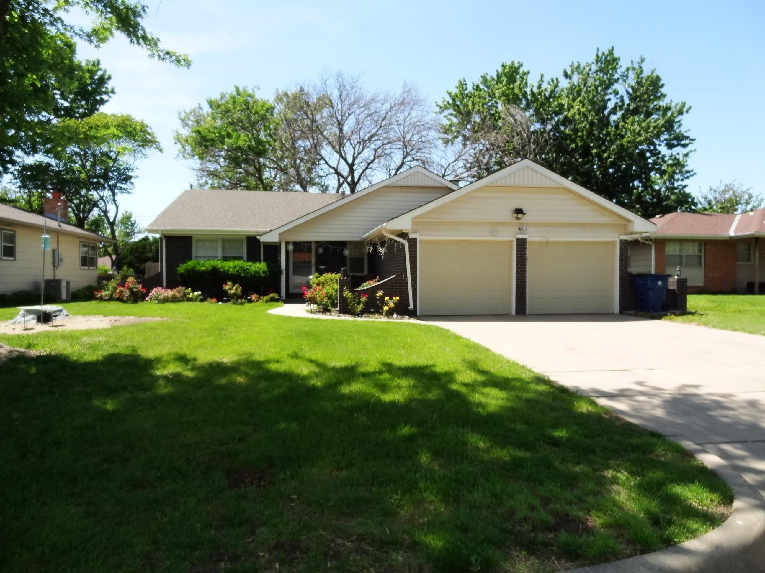 1009 S Dalton — photo