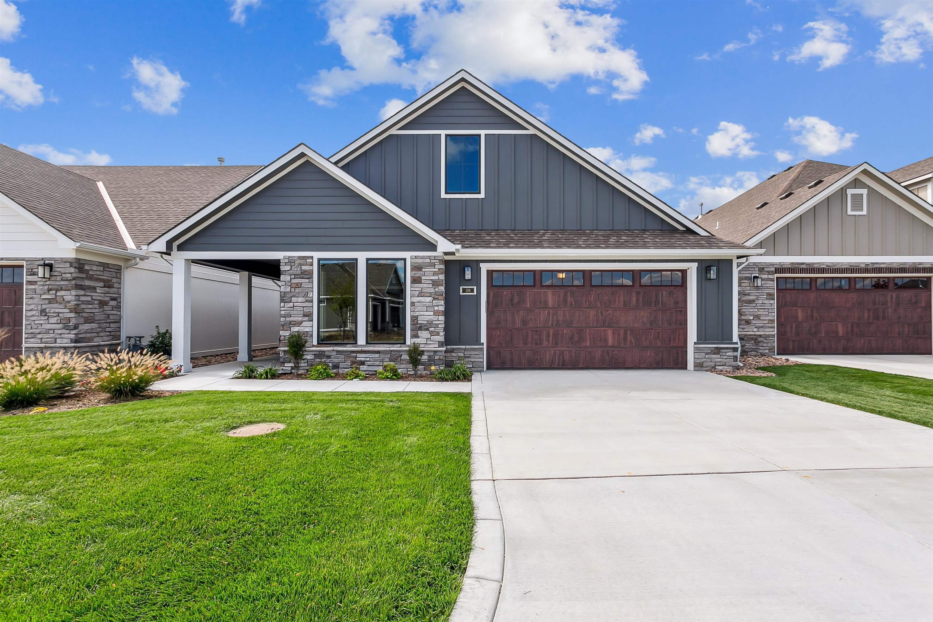 201 S Heritage Way Verona Model — photo