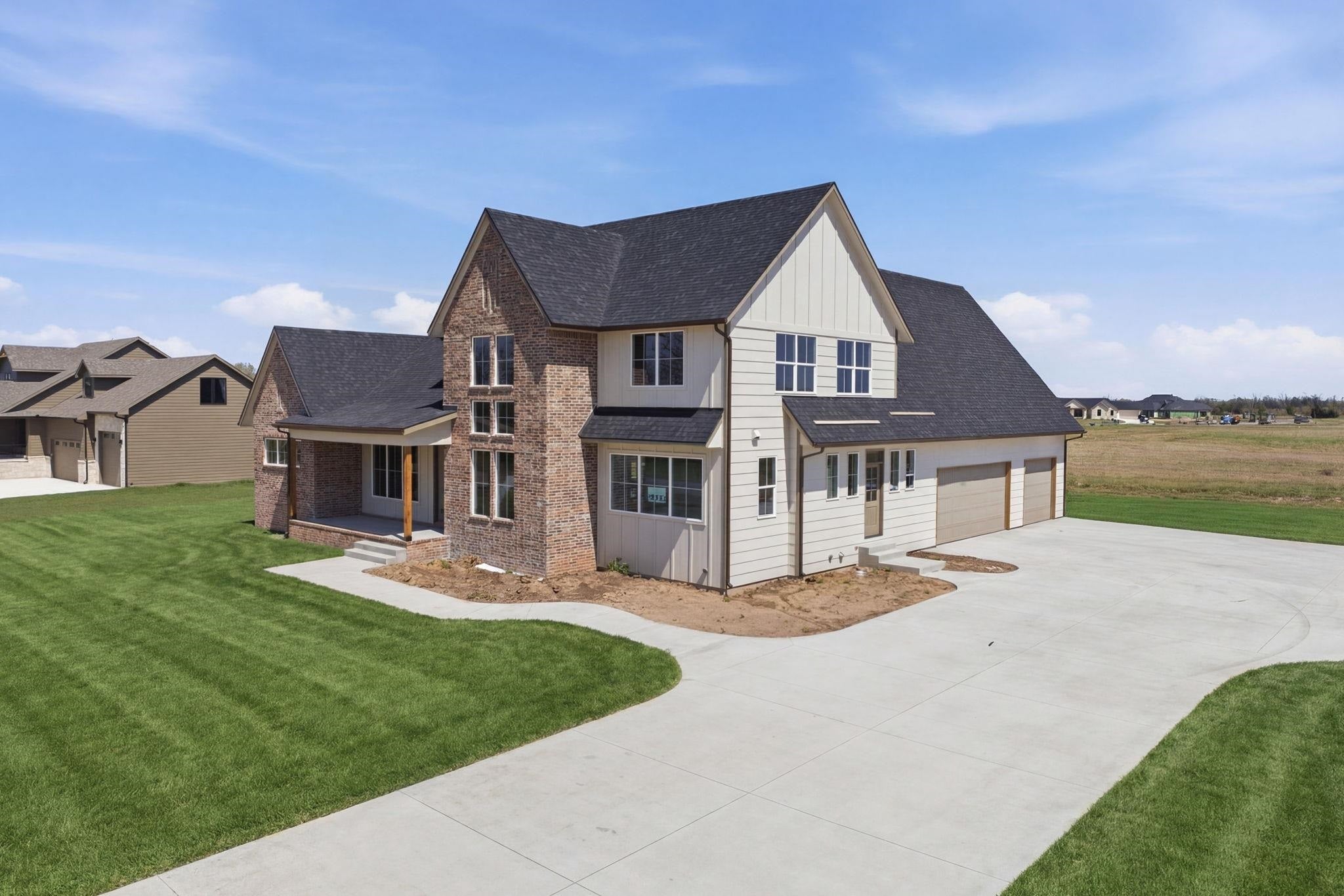 16765 W Hickory Ct — photo