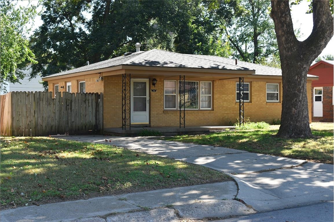 214 Stearns Ave — photo