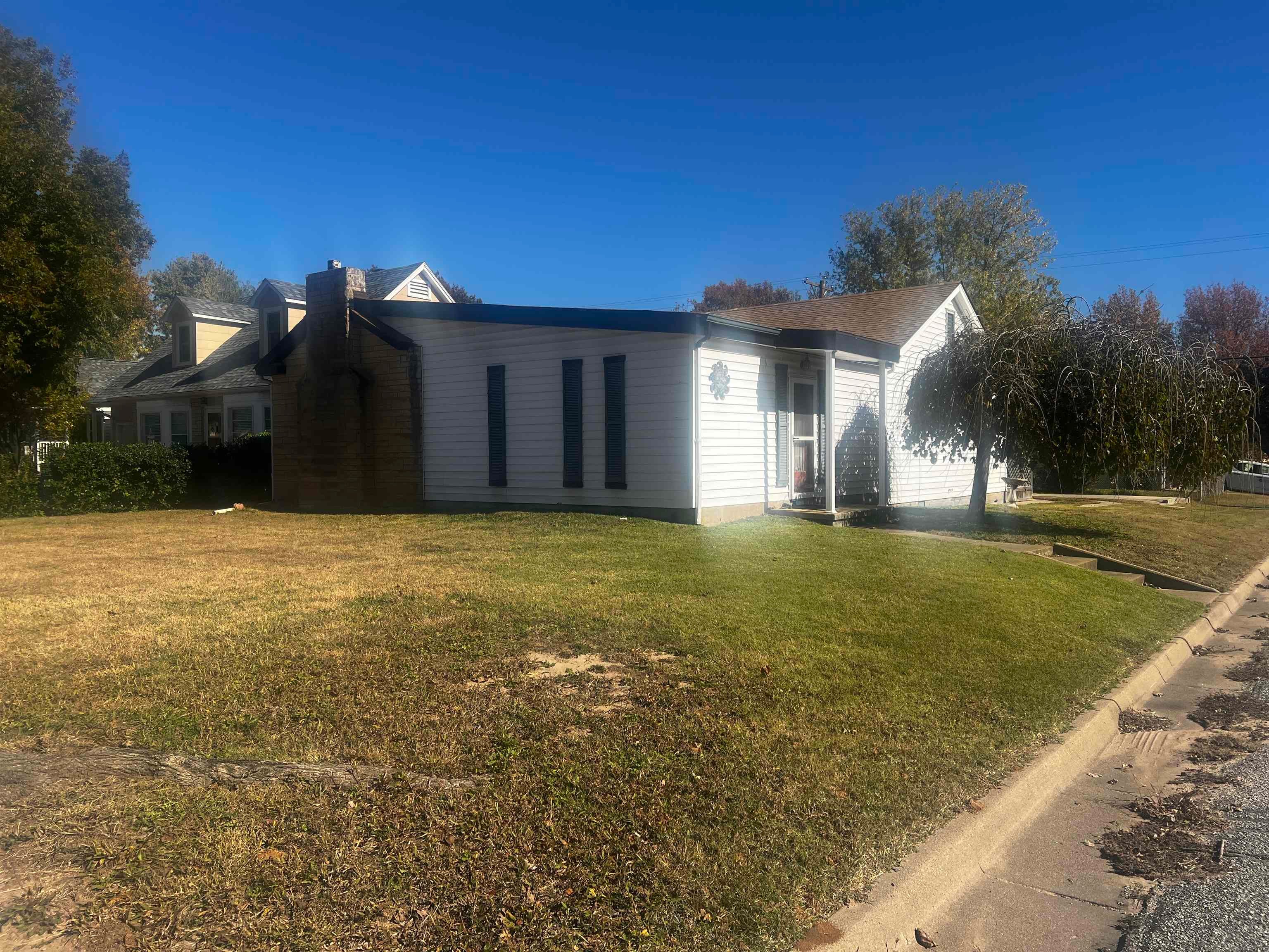 1702 N 8 — photo