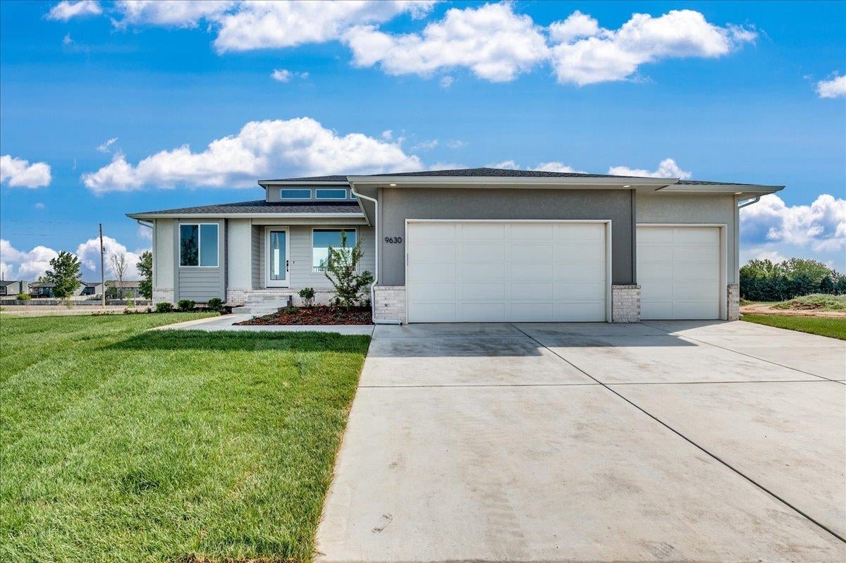 9630 W Cedar Lane — photo