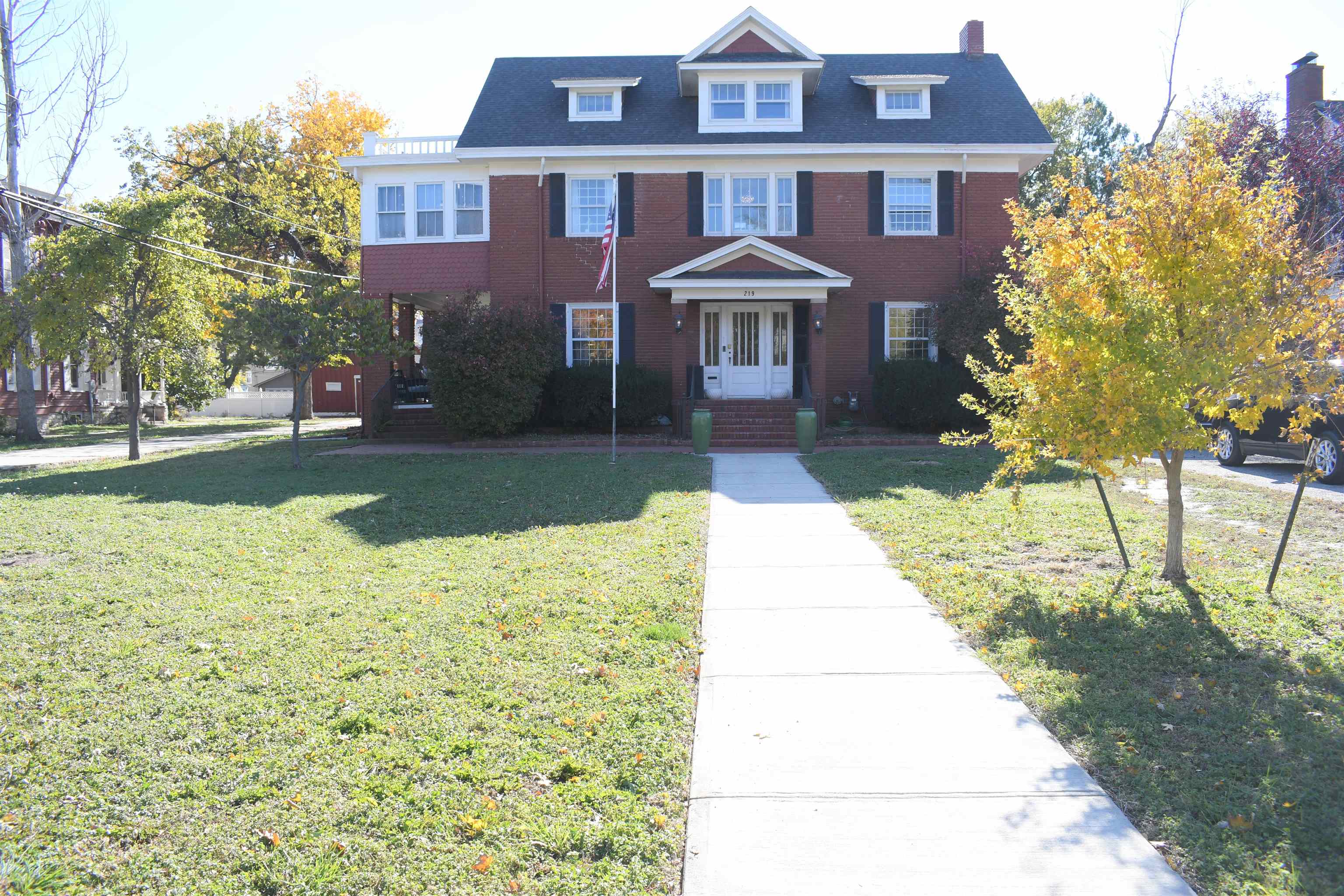 219 W Prescott Ave — photo