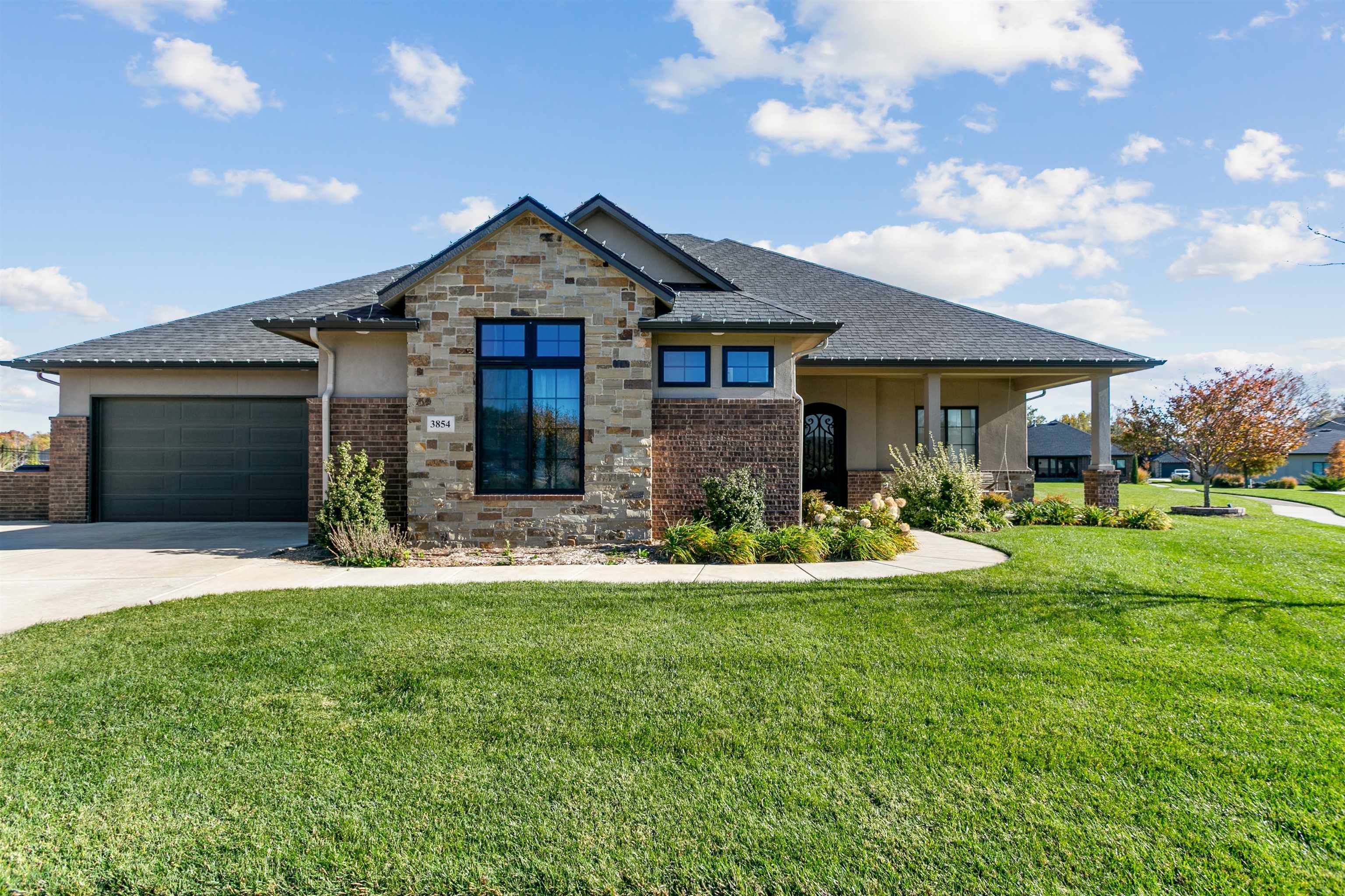 3854 N Red Fox Circle — photo