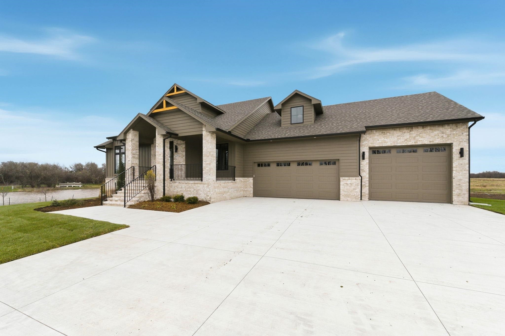 16775 W Hickory Ct — photo