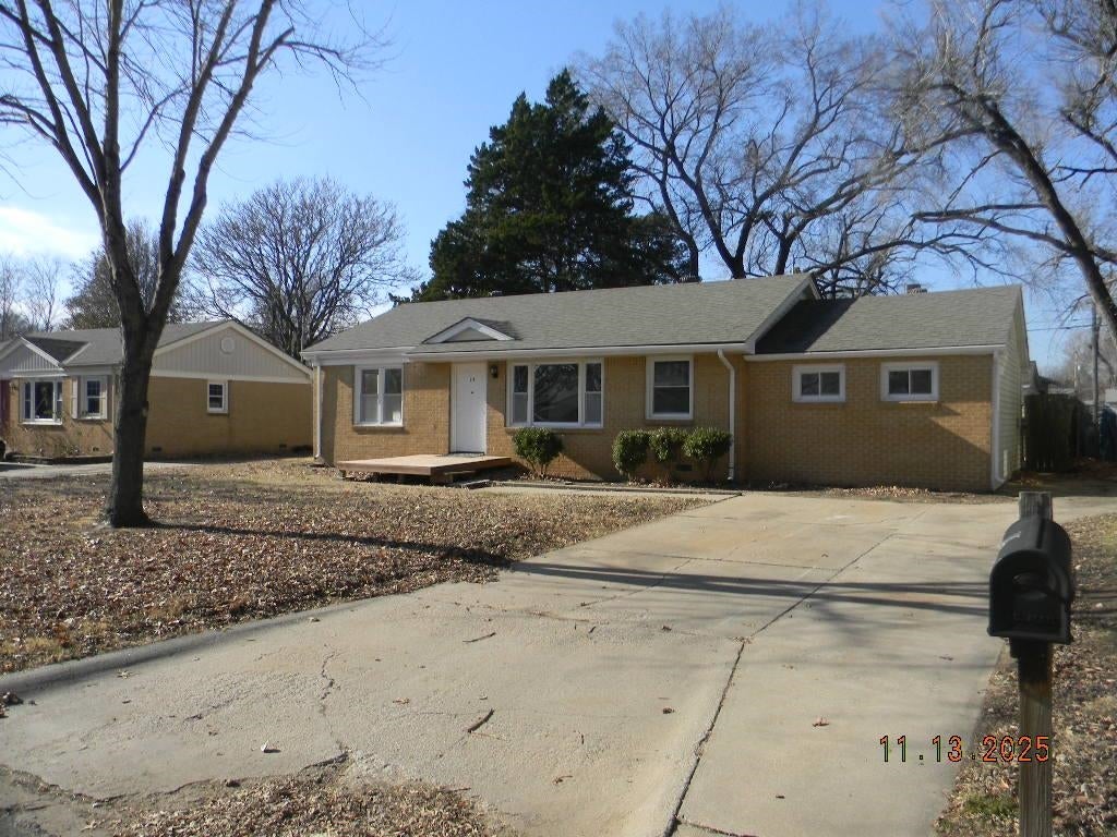 215 S Sunset Ave — photo
