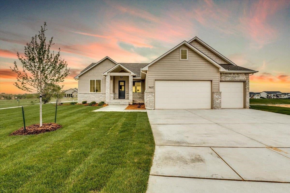 9637 W Cedar Lane — photo