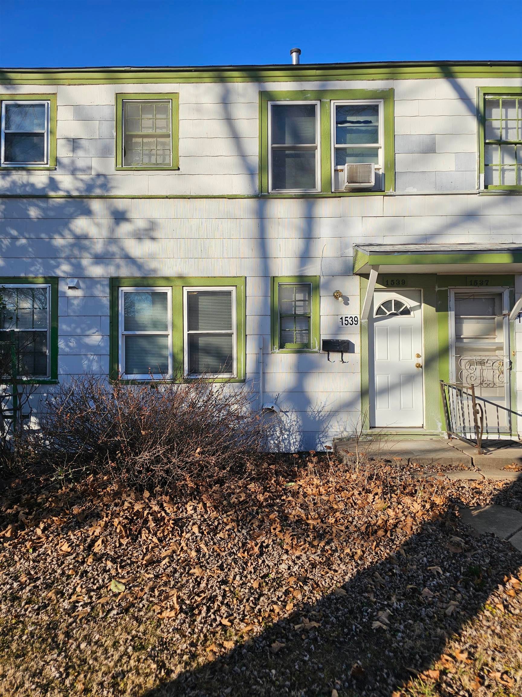 1539 S Pershing Ave — photo