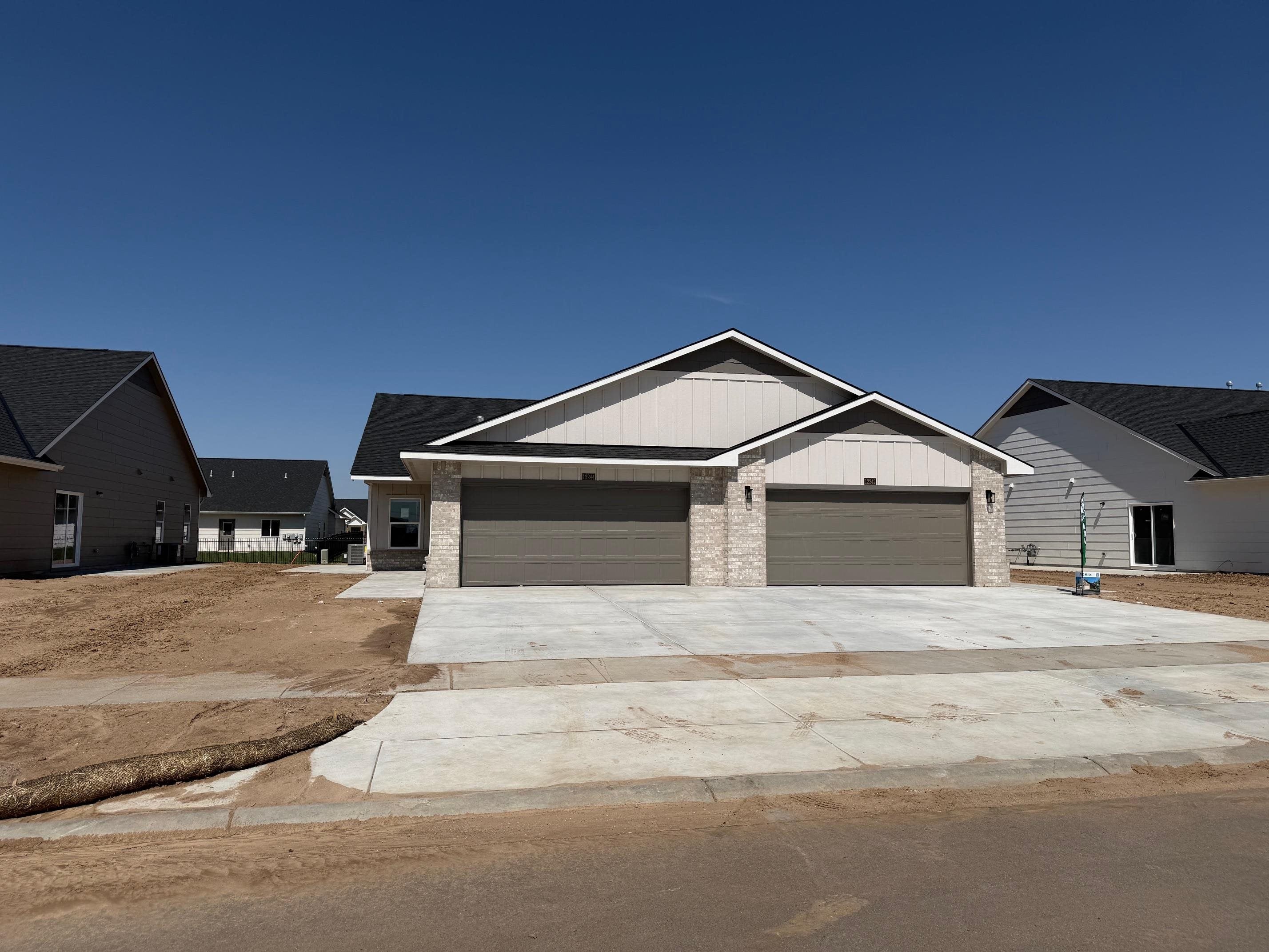 12244 W Rosemary St — photo