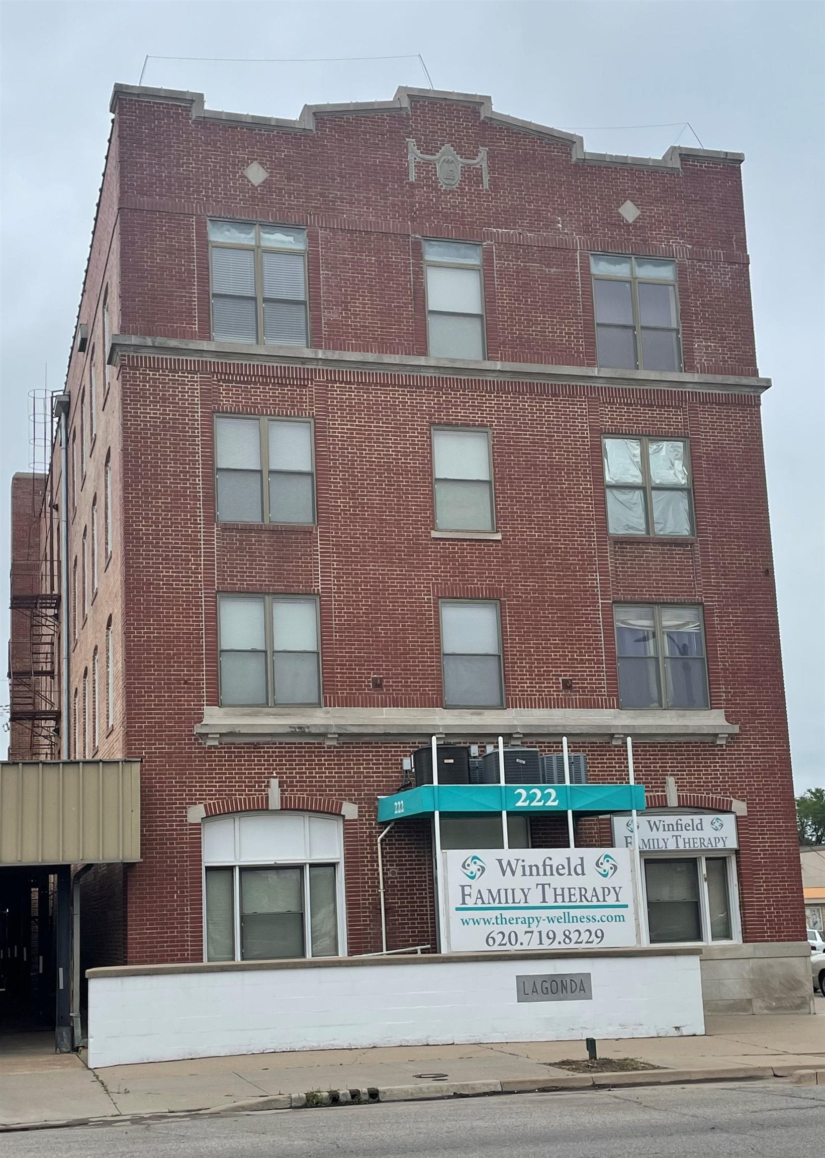 222 E 9th Ave — photo