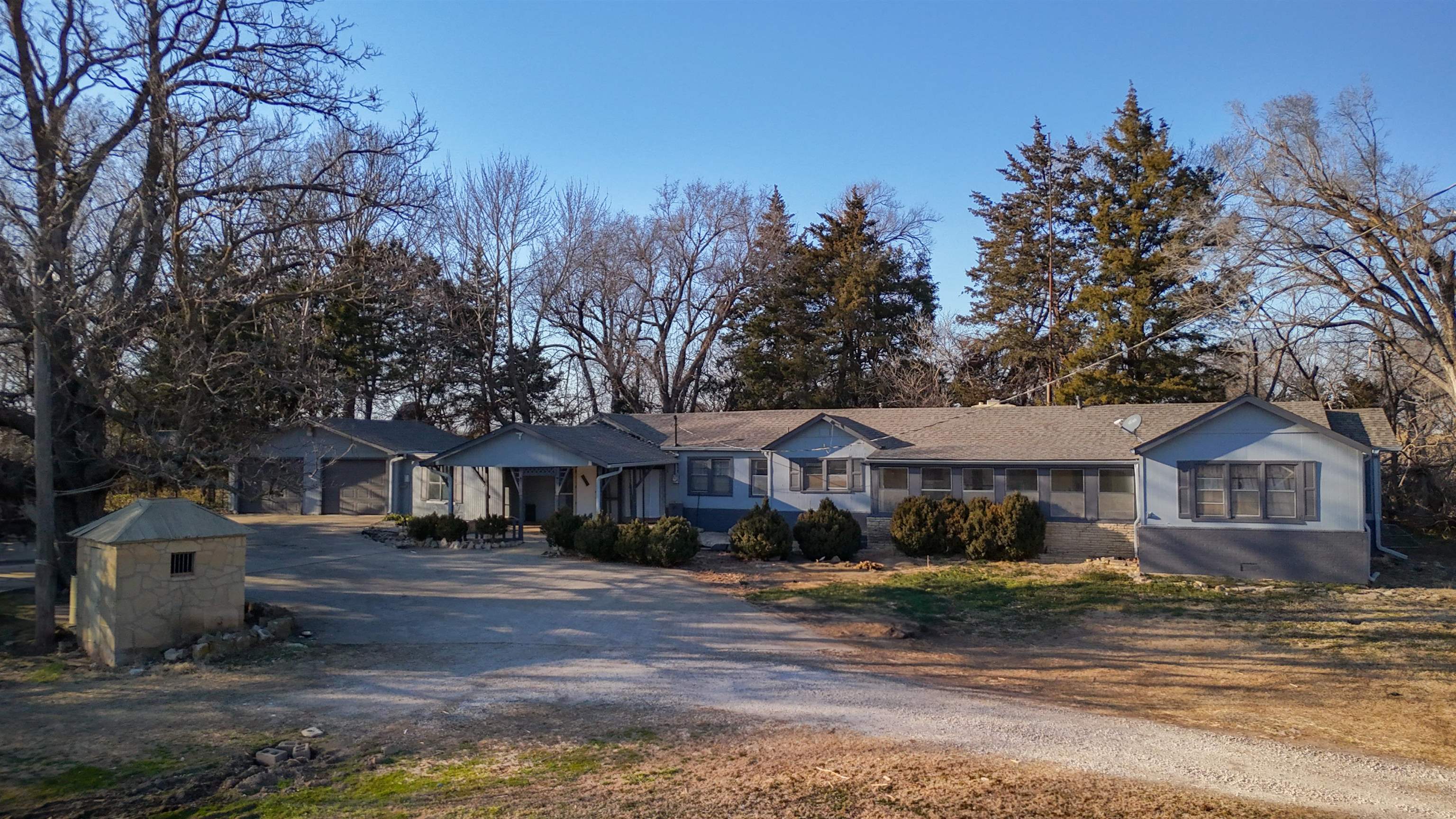 113 S Country Club Rd — photo
