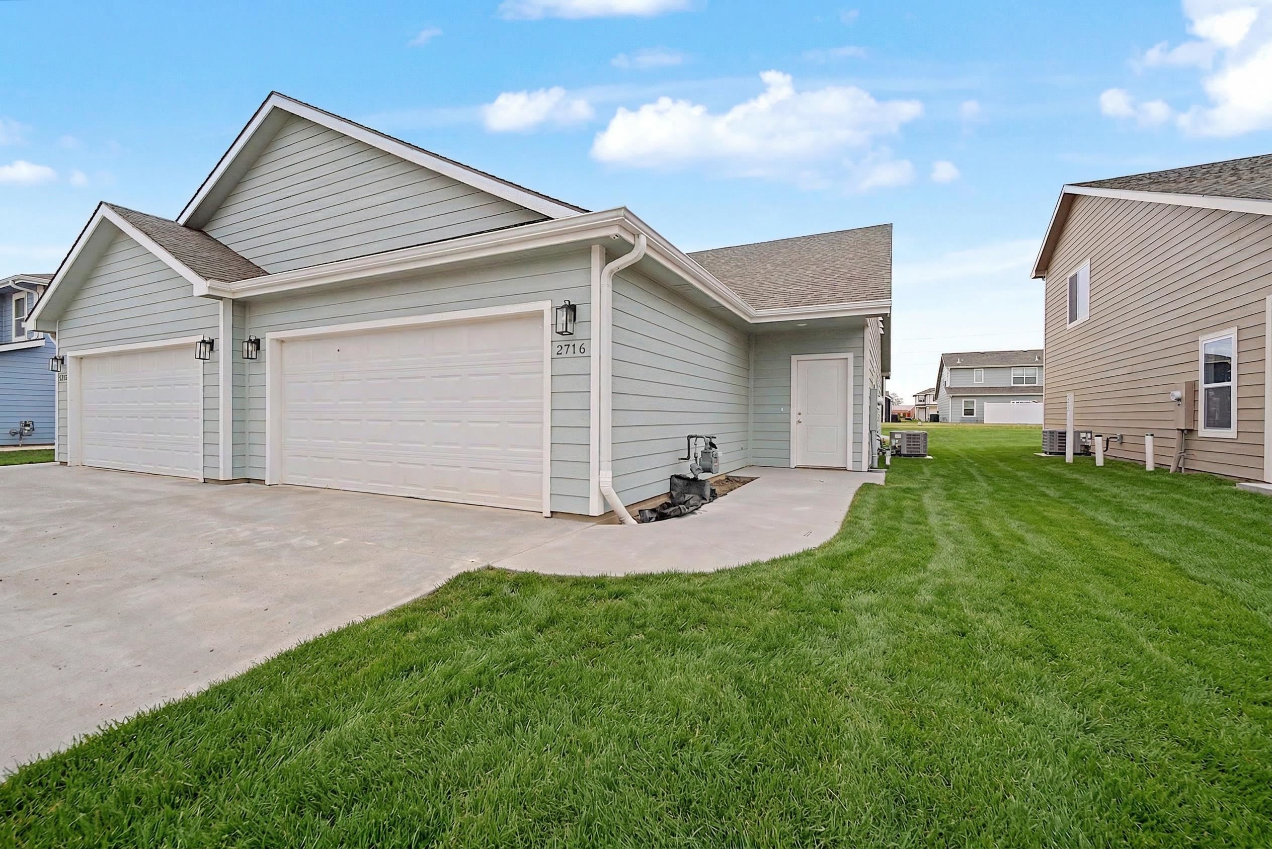 2716 Amelia Ln. — photo