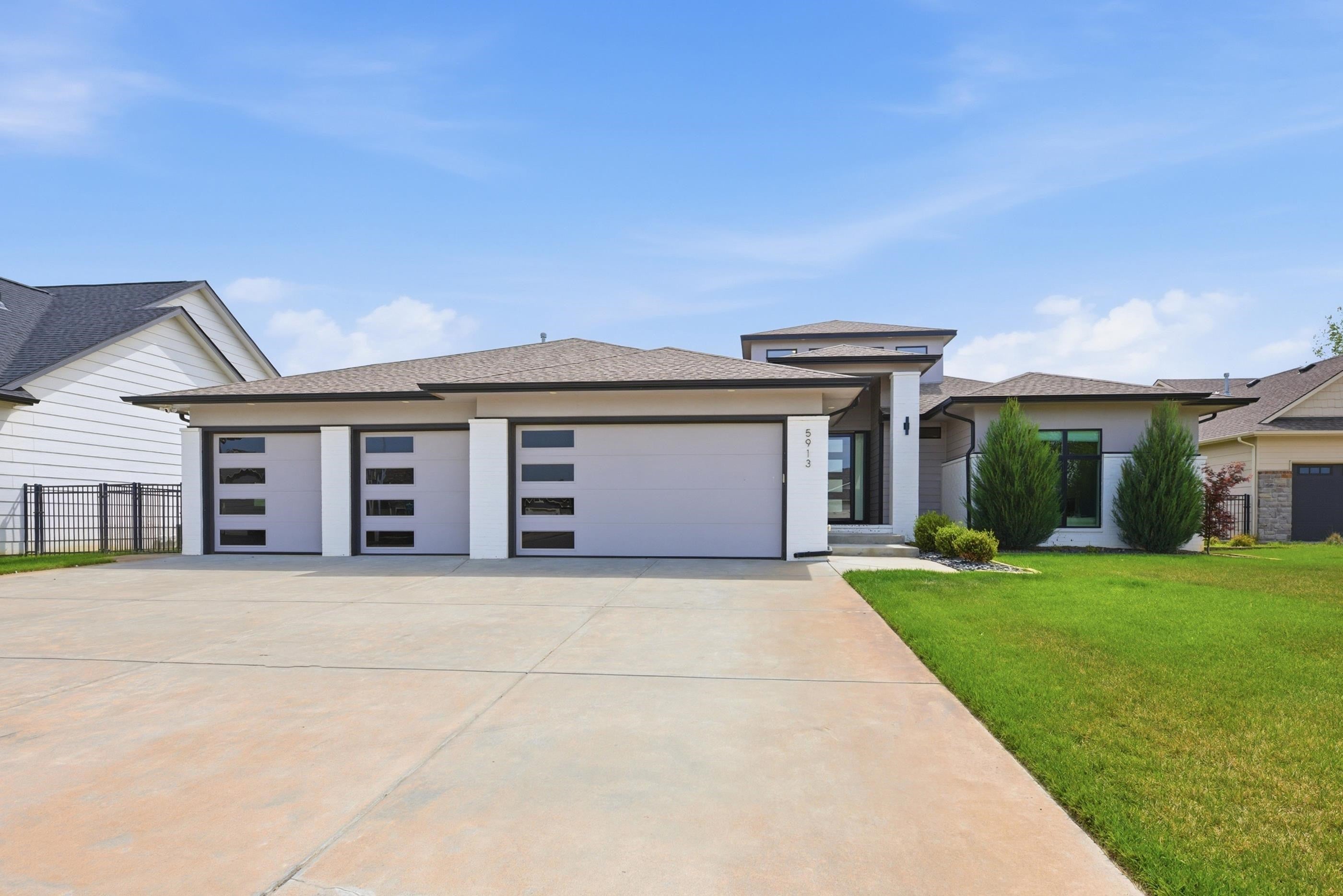 5913 W Driftwood St — photo