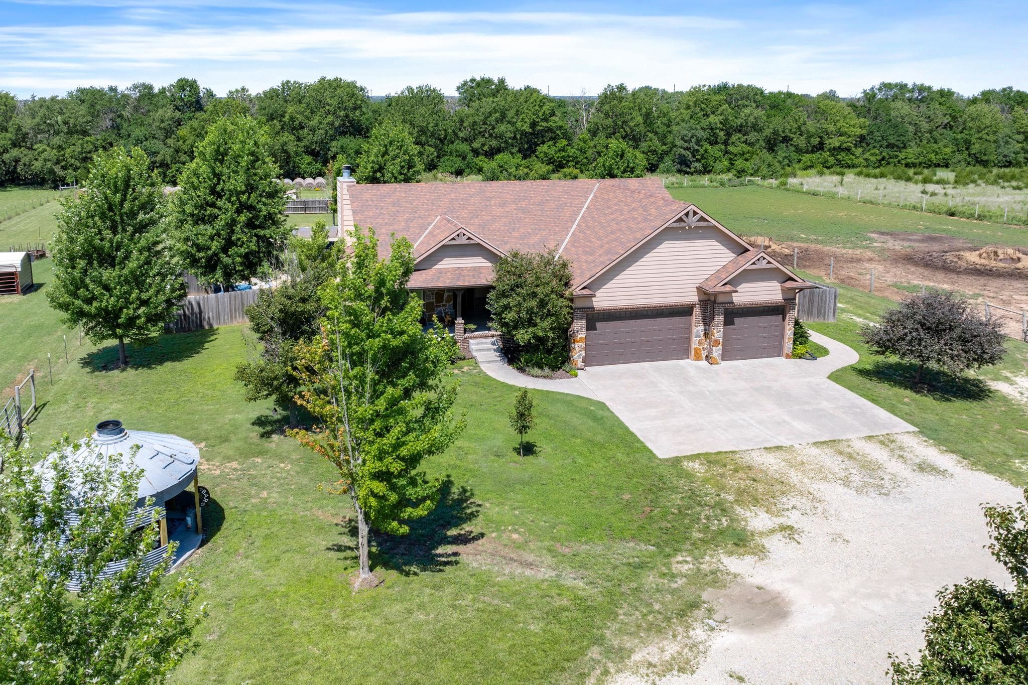 21249 SW Meadowlark Rd — photo