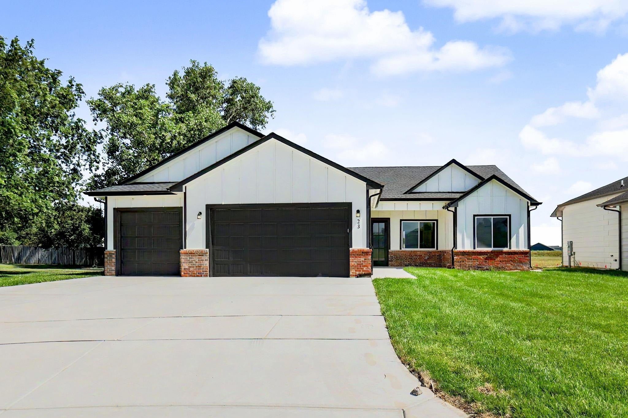 23 Kingdom Ct — photo