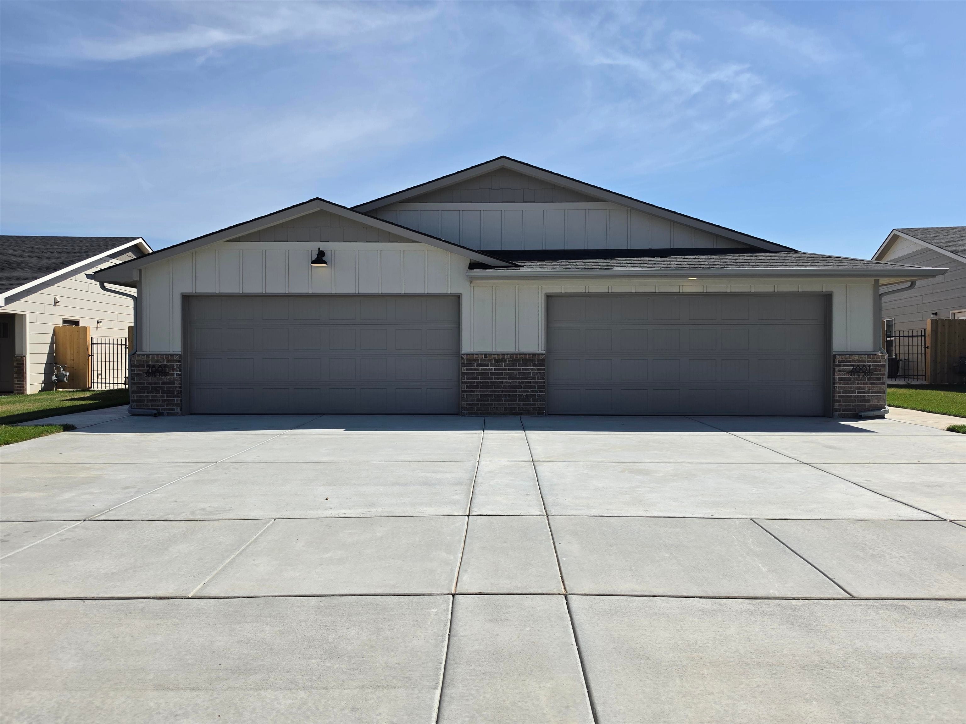 2881 S Cedar Crest Ct Unit 100 — photo