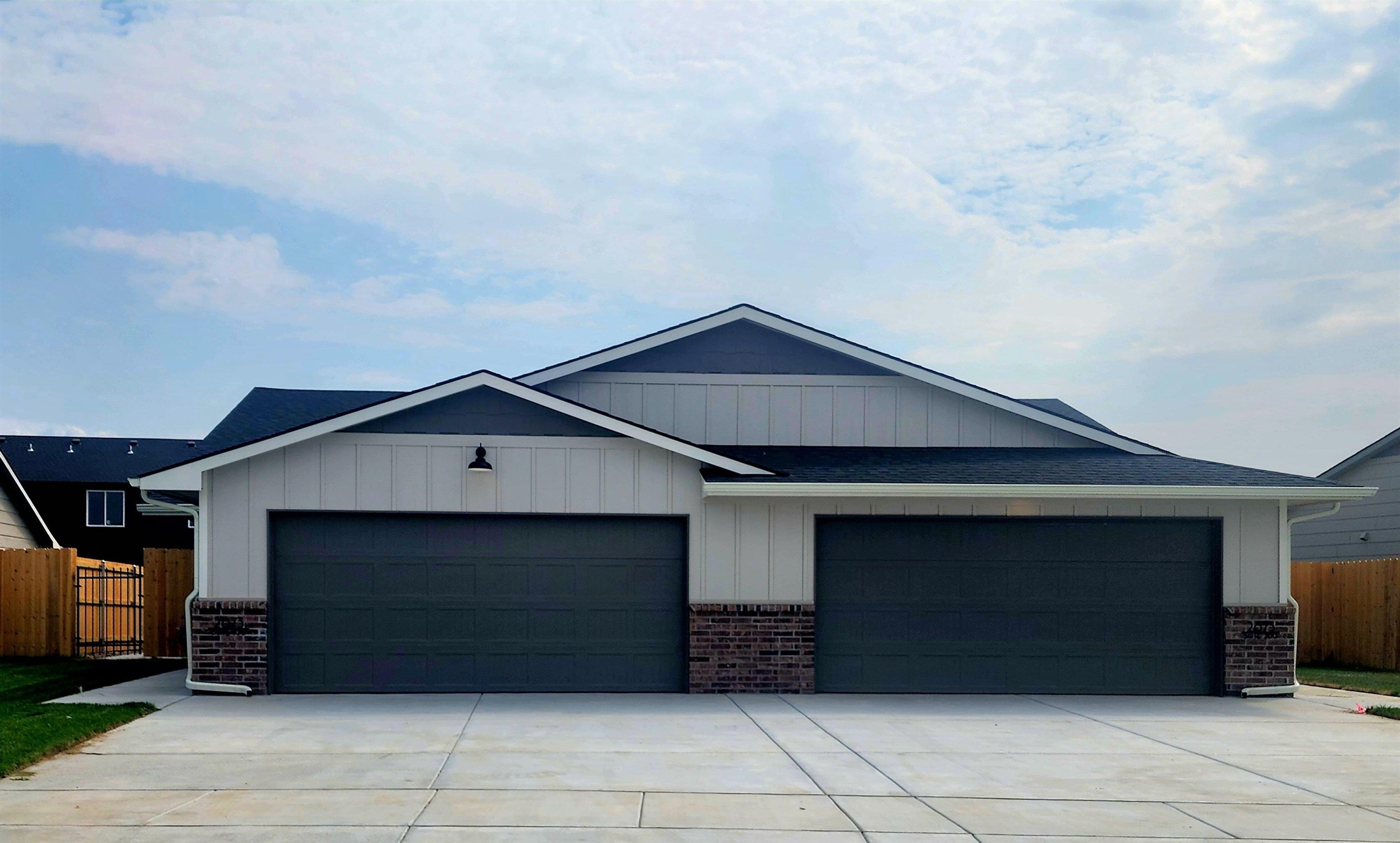 2873 S Cedar Crest Ct Unit 200 — photo