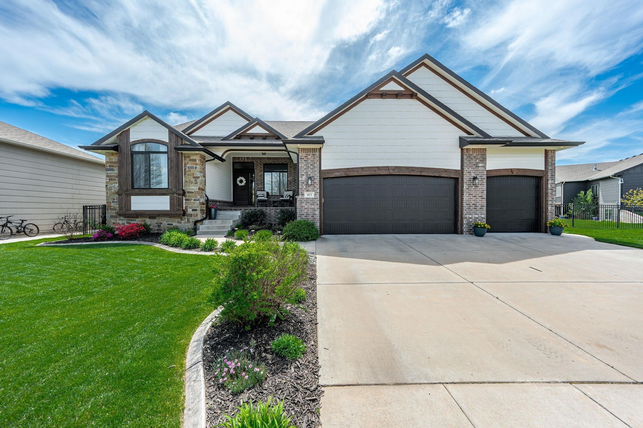 413 W Cherry Oaks — photo